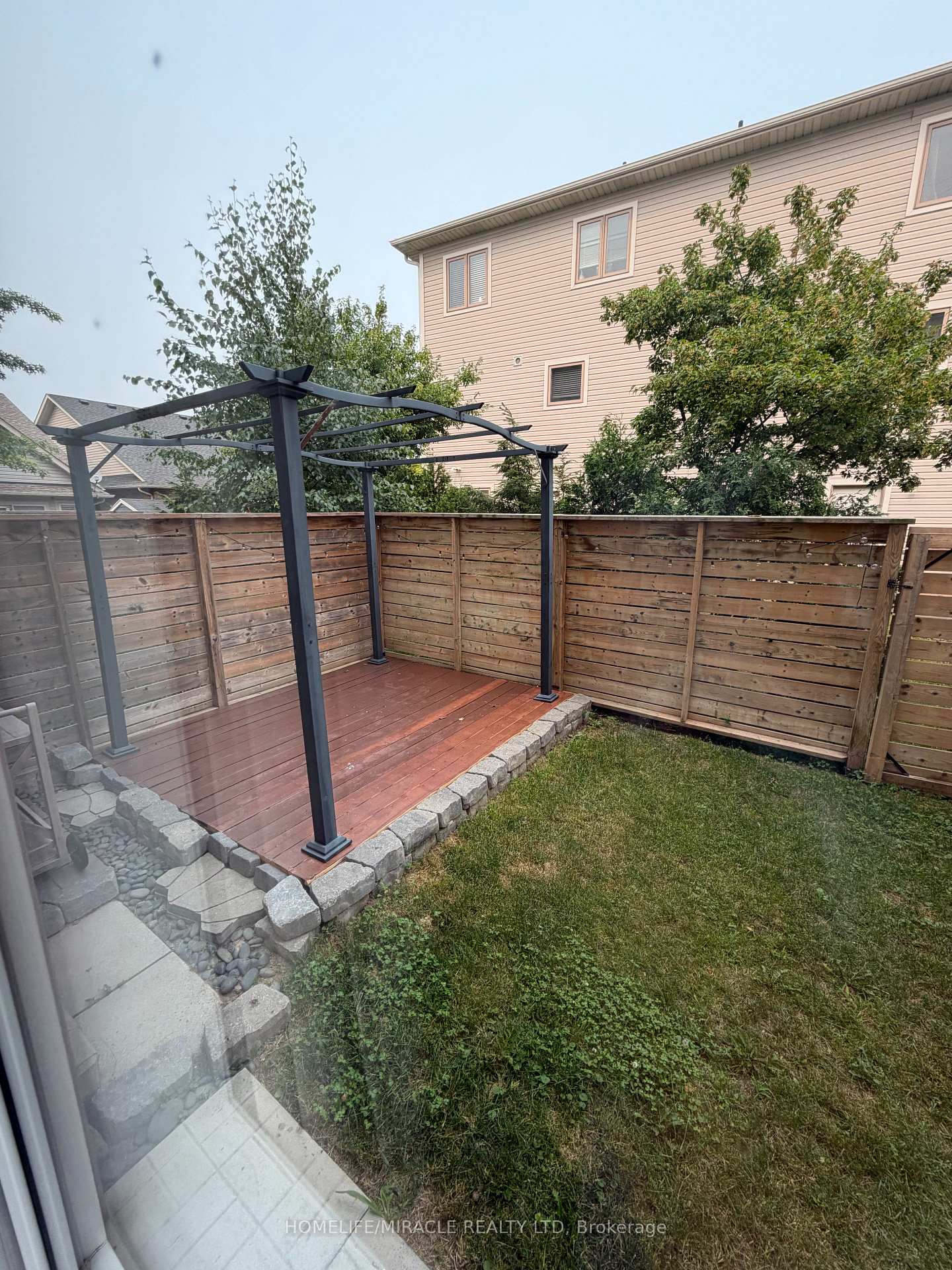Photo 48 of Unit 7, 50 Scarlett Common, St. Catharines, Secord Woods — HOMEH