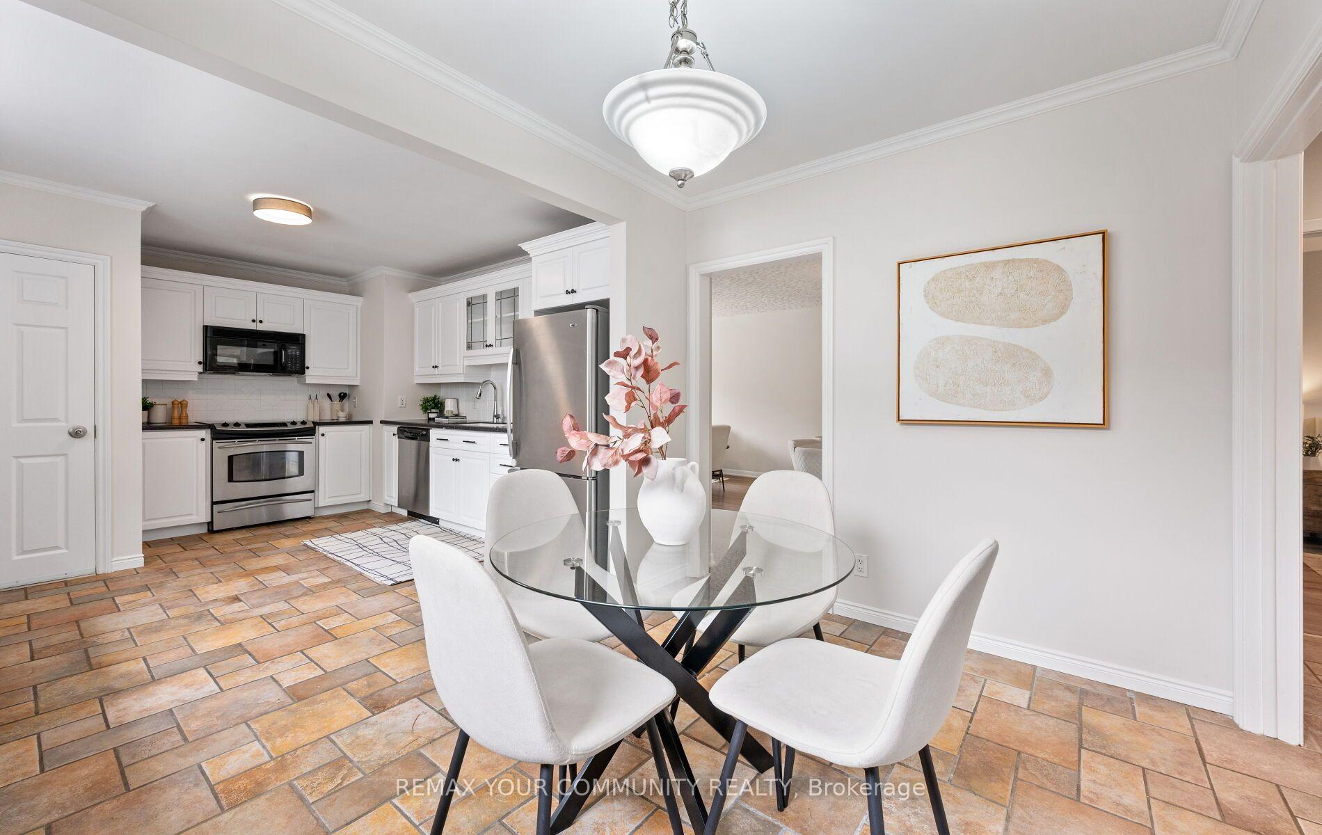 Photo 11 of 23 Richardson Drive, Aurora, Aurora Highlands — HOMEH