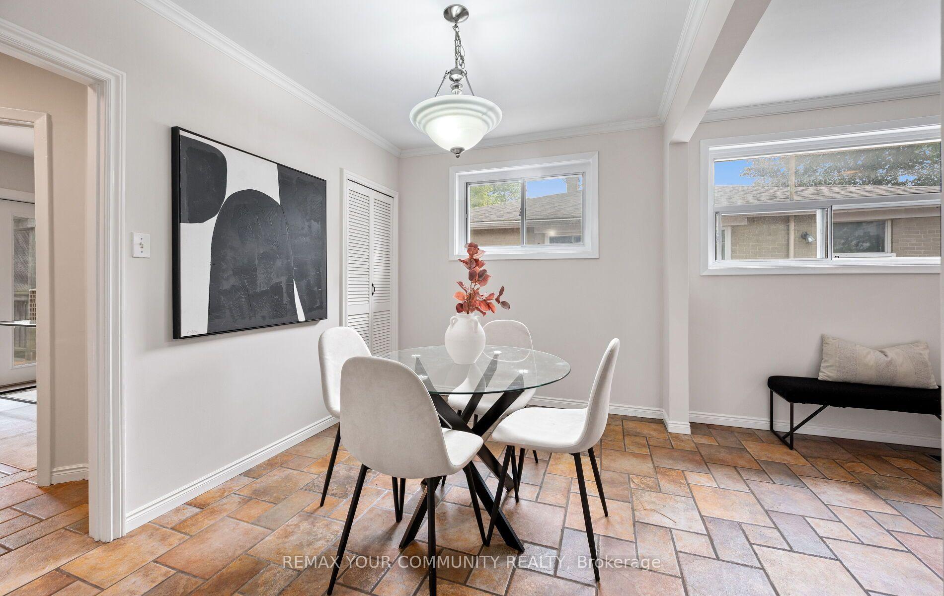 Photo 12 of 23 Richardson Drive, Aurora, Aurora Highlands — HOMEH