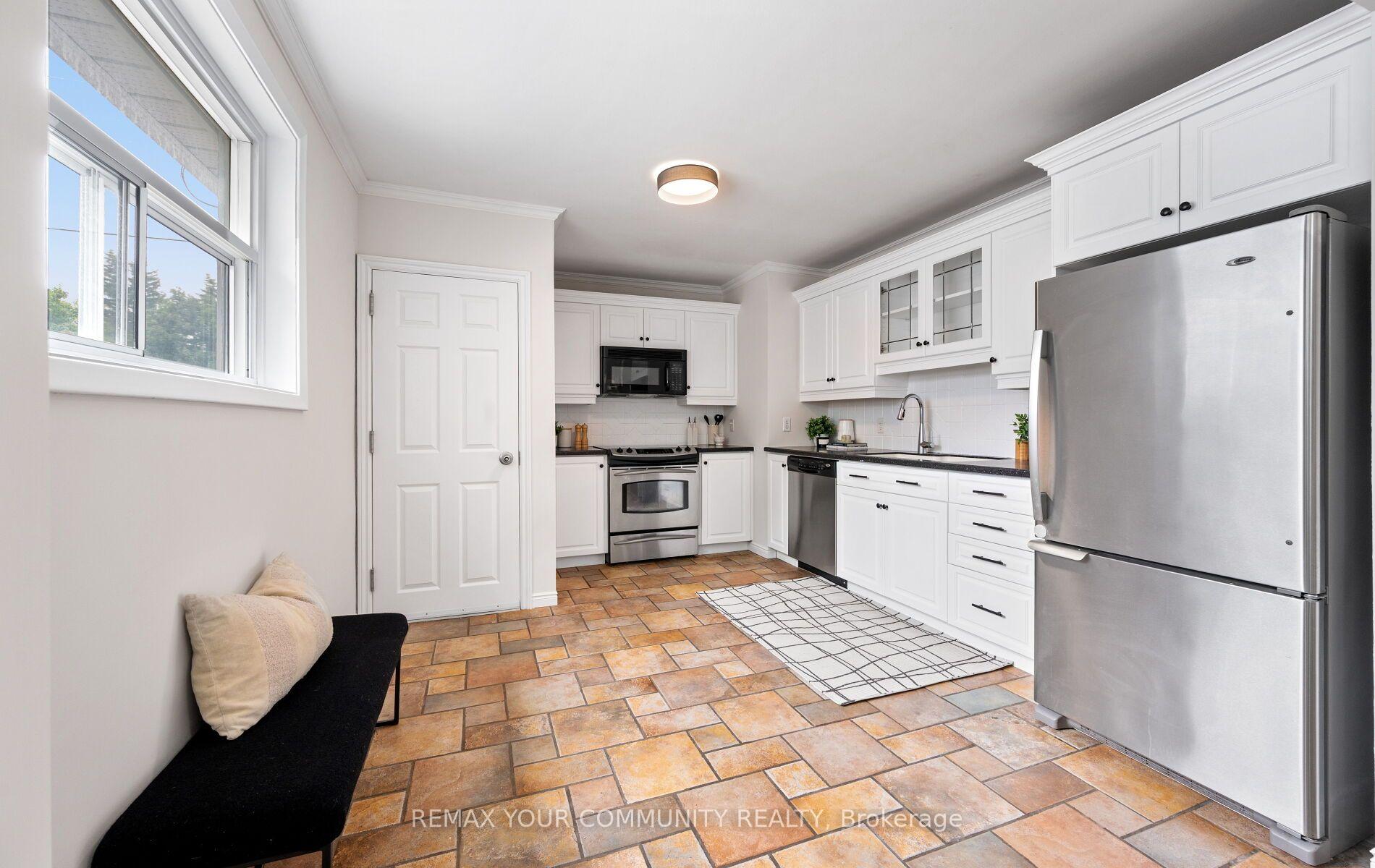 Photo 13 of 23 Richardson Drive, Aurora, Aurora Highlands — HOMEH