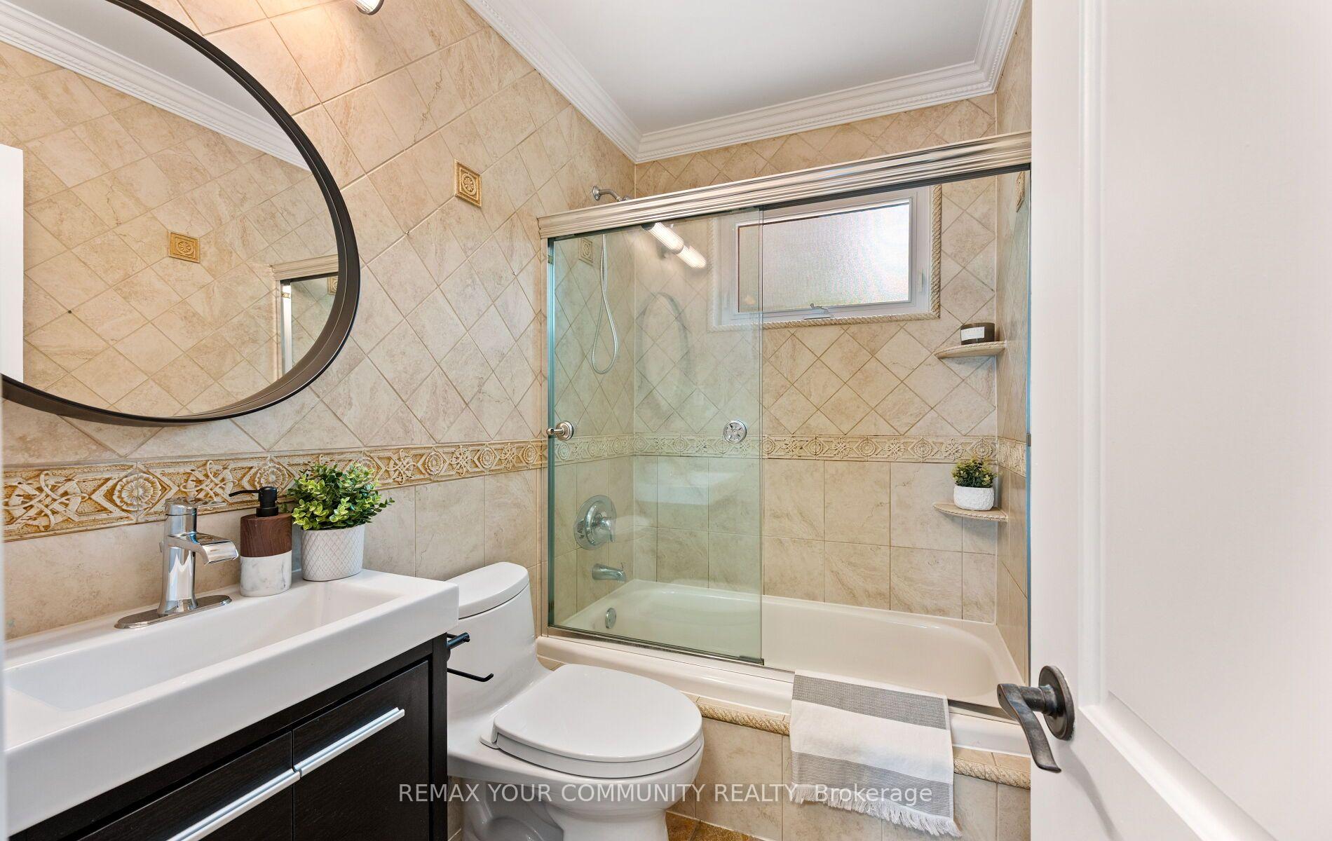 Photo 21 of 23 Richardson Drive, Aurora, Aurora Highlands — HOMEH