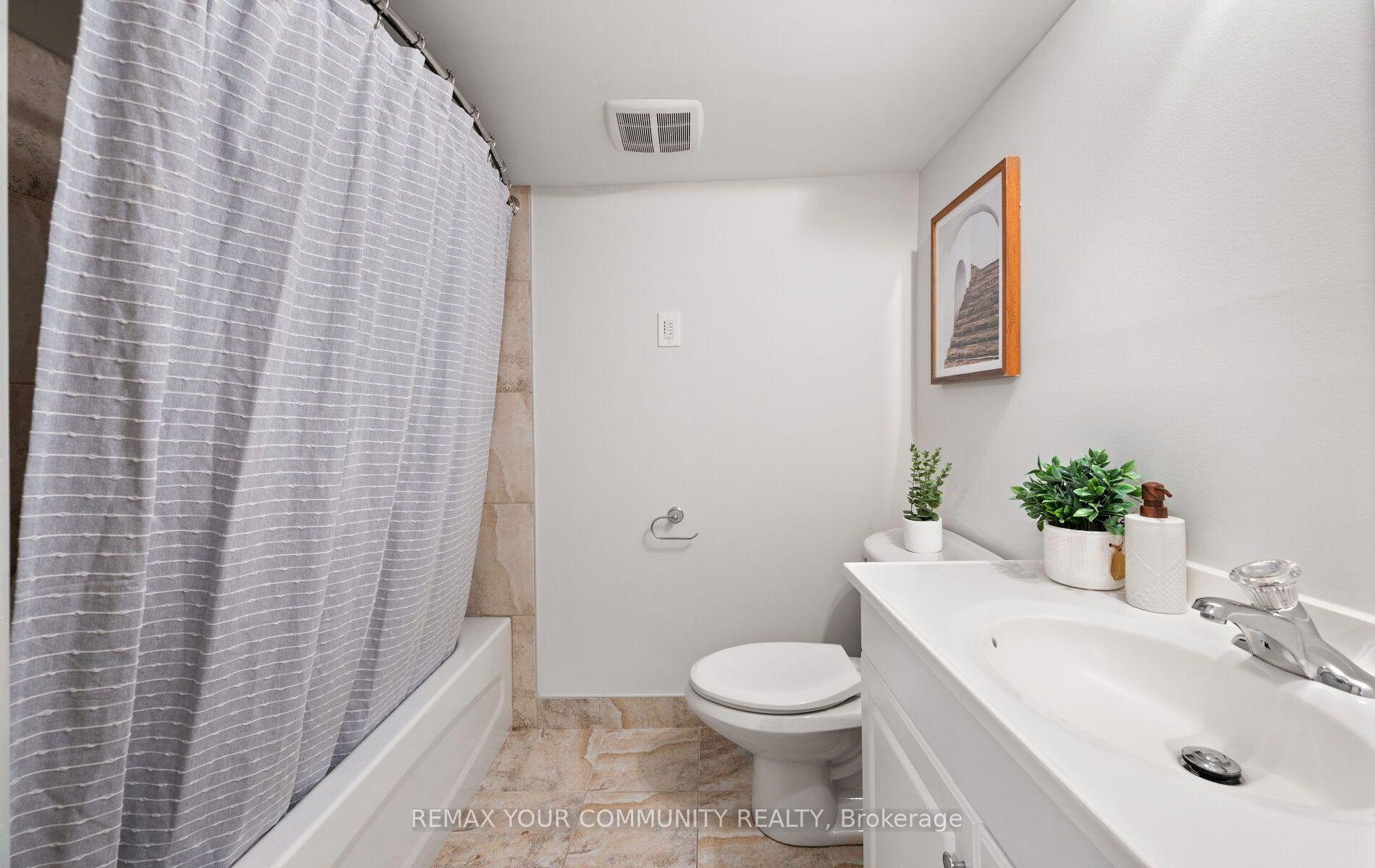 Photo 33 of 23 Richardson Drive, Aurora, Aurora Highlands — HOMEH