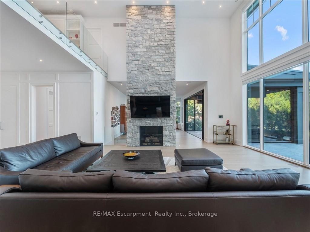 Photo 8 of 140 Secord Lane, Burlington, Shoreacres — HOMEH