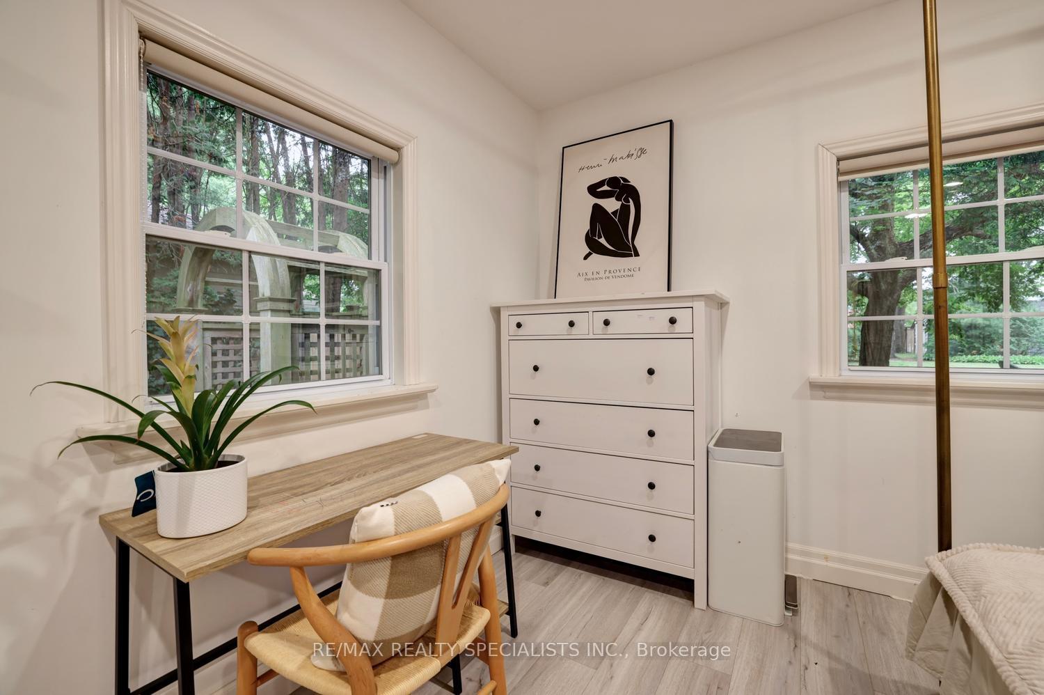 Photo 26 of 406 Christina Drive, Oakville, Southwest — HOMEH