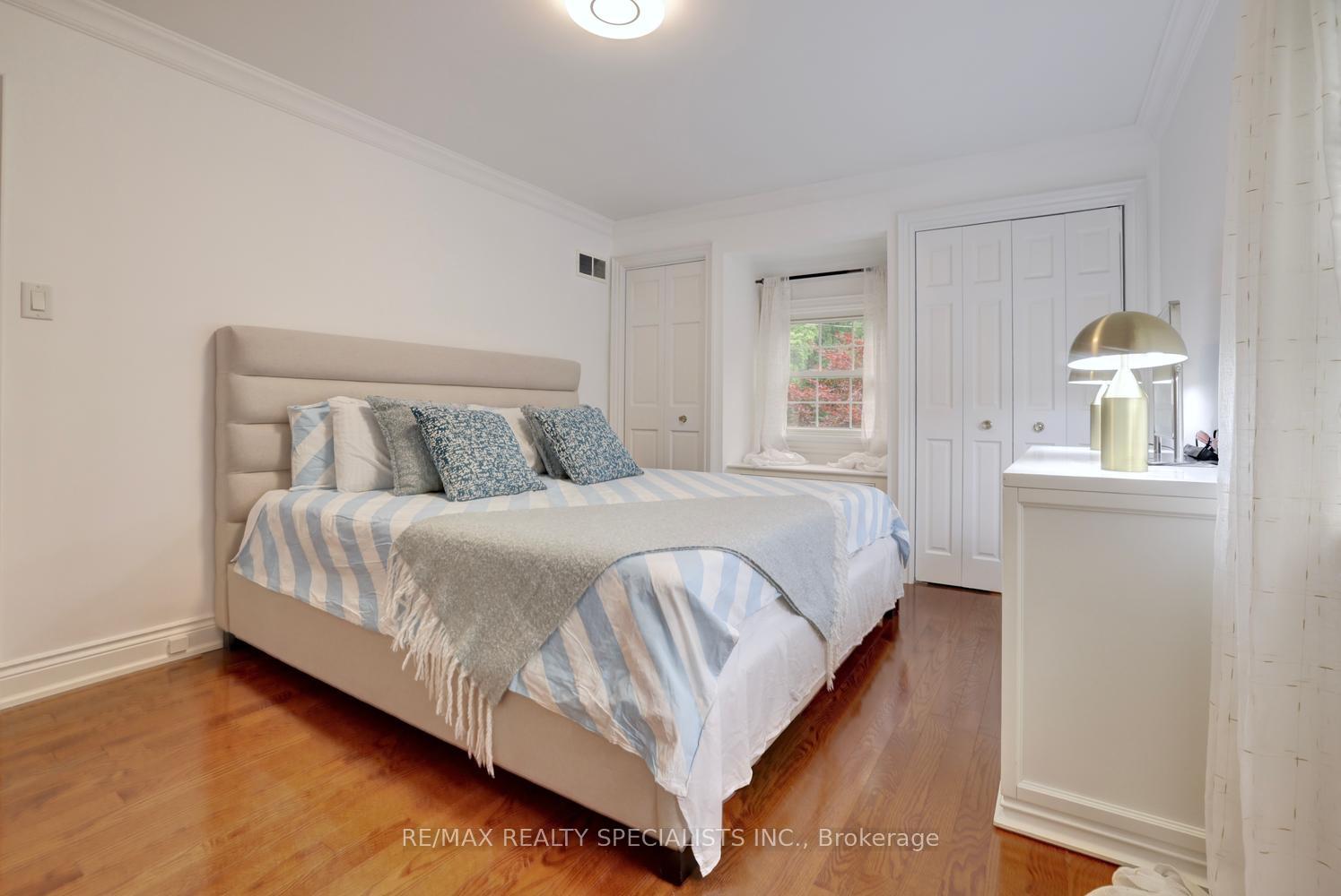 Photo 28 of 406 Christina Drive, Oakville, Southwest — HOMEH