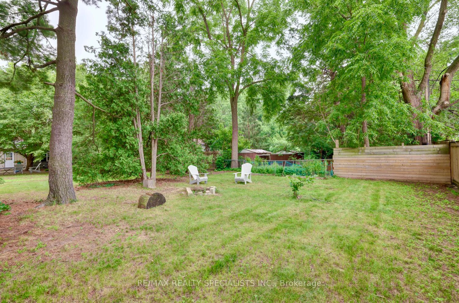Photo 42 of 406 Christina Drive, Oakville, Southwest — HOMEH