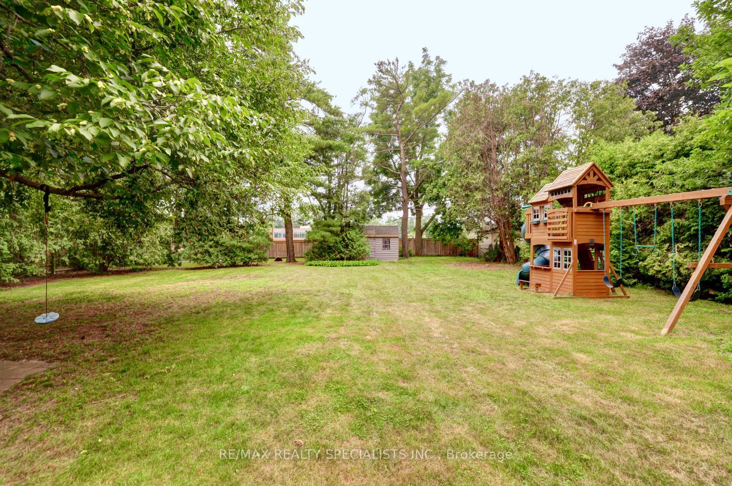 Photo 44 of 406 Christina Drive, Oakville, Southwest — HOMEH