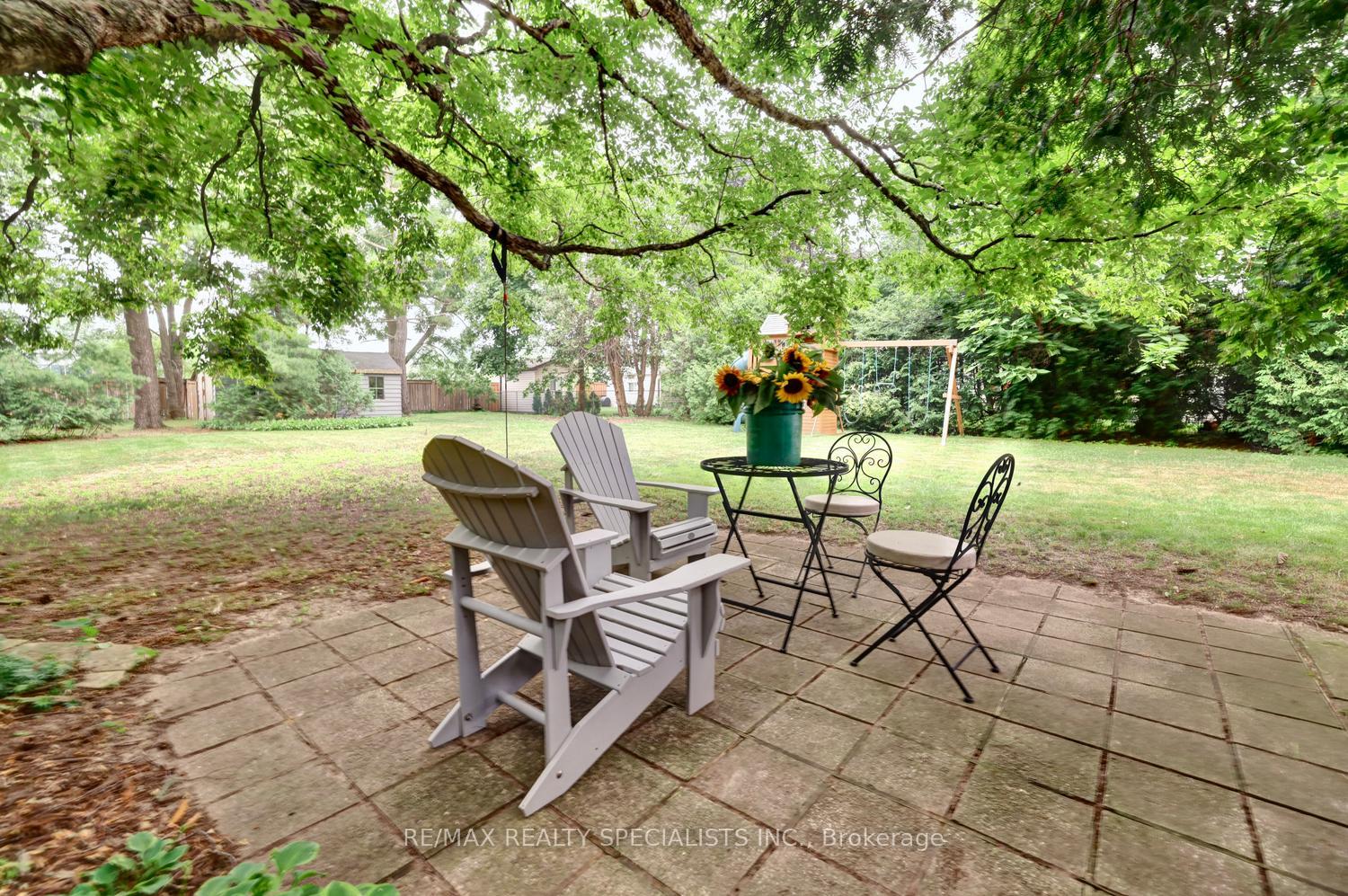 Photo 47 of 406 Christina Drive, Oakville, Southwest — HOMEH