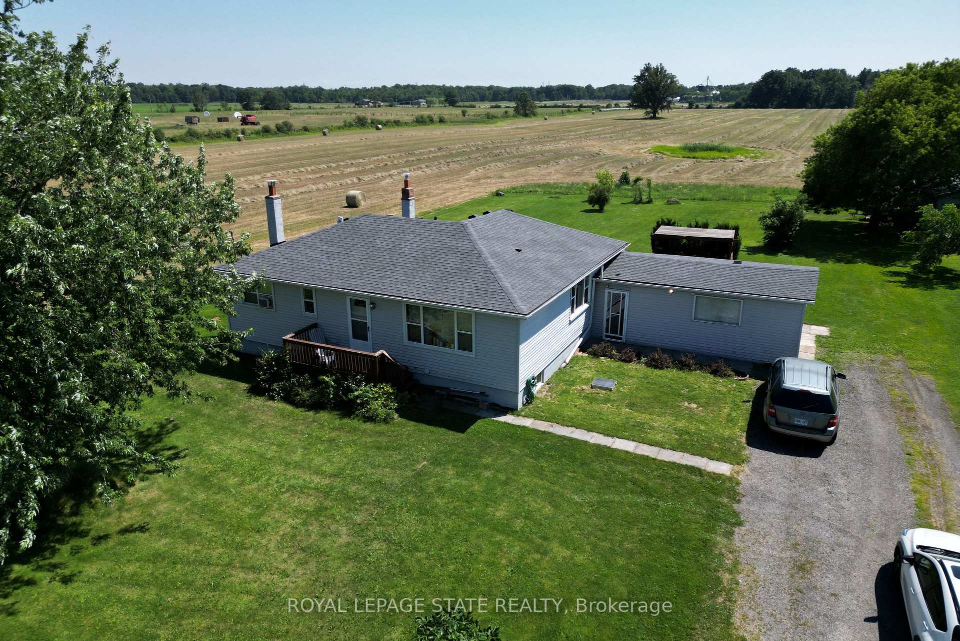 Photo 3 of 958 Highland Road E, Hamilton, Rural Stoney Creek — HOMEH