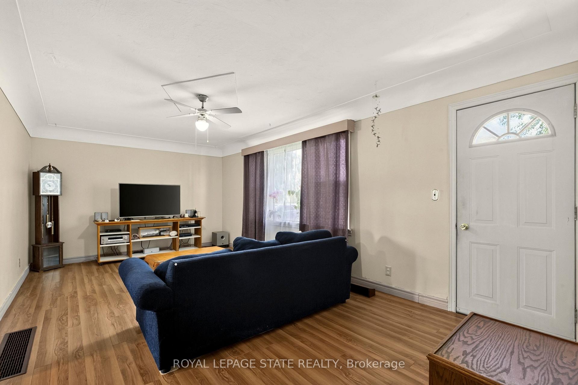 Photo 4 of 958 Highland Road E, Hamilton, Rural Stoney Creek — HOMEH