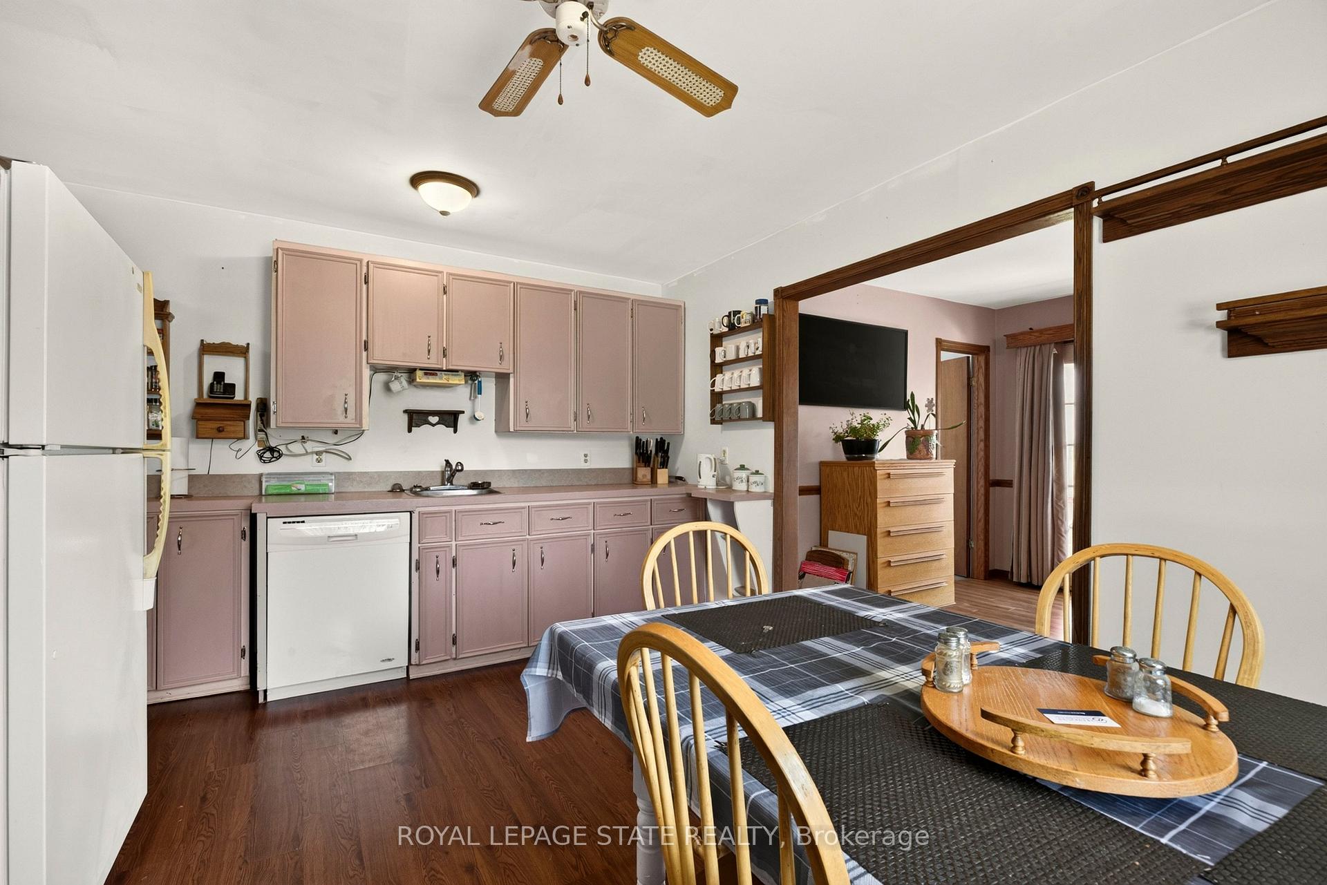 Photo 7 of 958 Highland Road E, Hamilton, Rural Stoney Creek — HOMEH