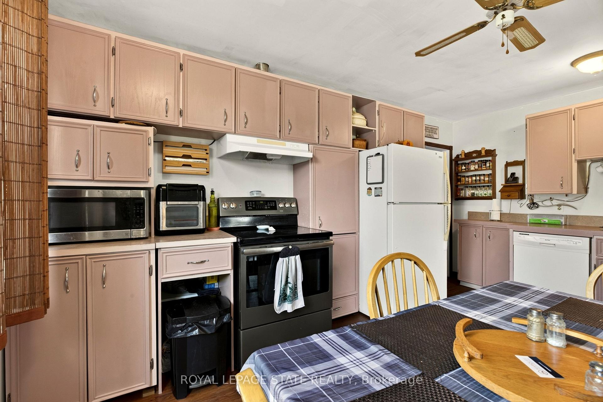 Photo 8 of 958 Highland Road E, Hamilton, Rural Stoney Creek — HOMEH