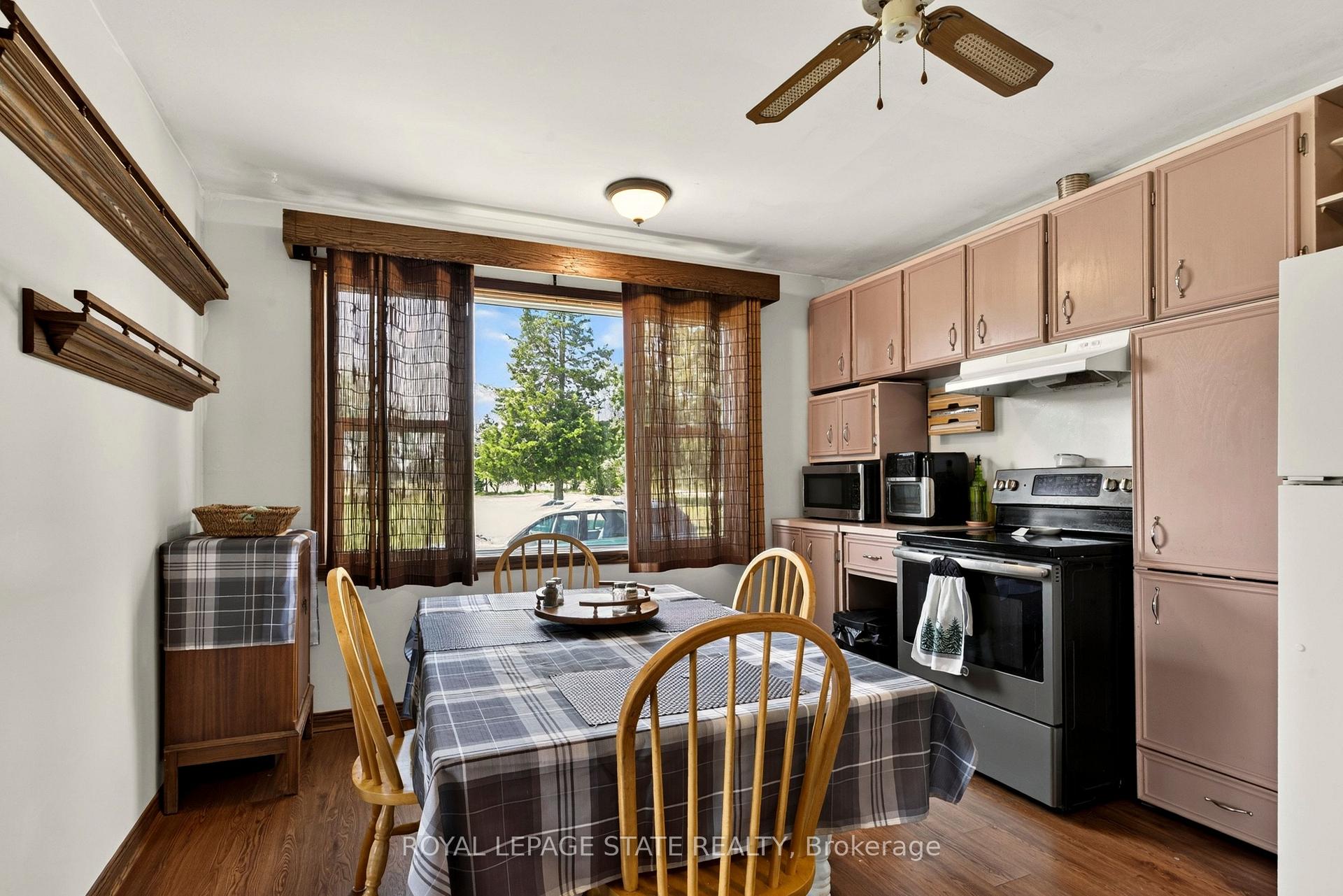 Photo 10 of 958 Highland Road E, Hamilton, Rural Stoney Creek — HOMEH