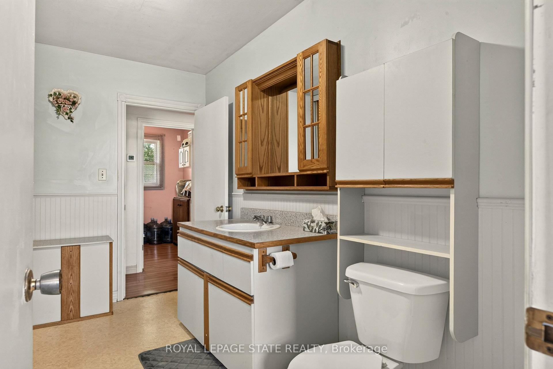 Photo 13 of 958 Highland Road E, Hamilton, Rural Stoney Creek — HOMEH