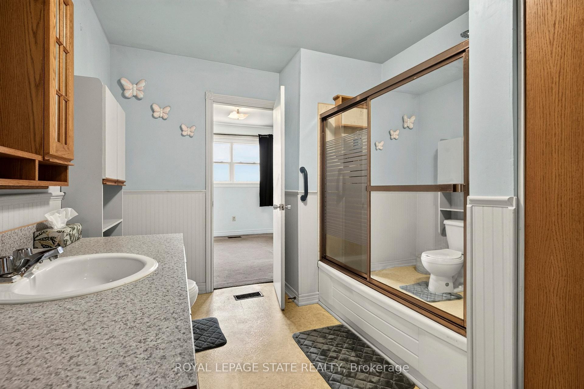Photo 15 of 958 Highland Road E, Hamilton, Rural Stoney Creek — HOMEH