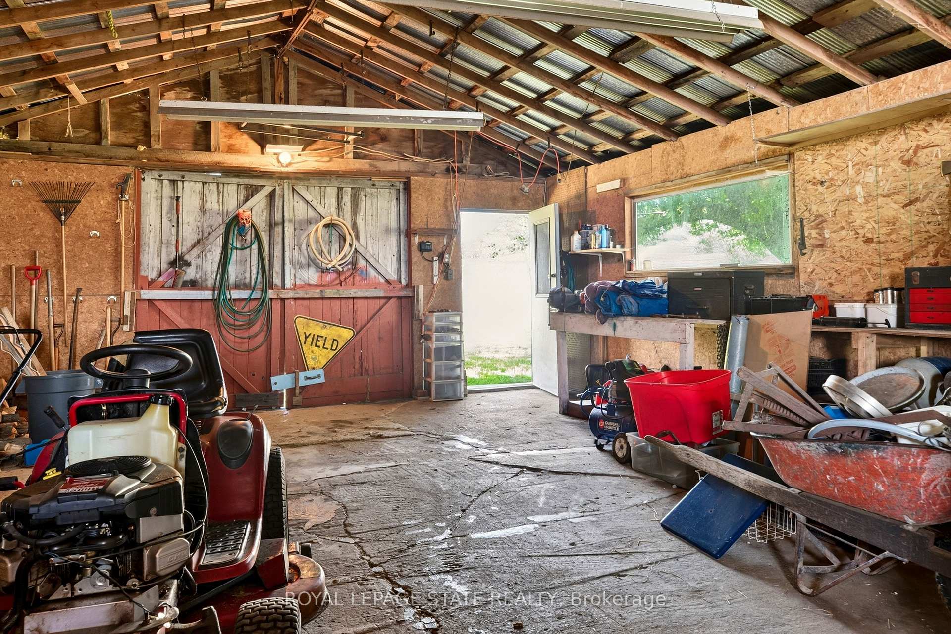 Photo 46 of 958 Highland Road E, Hamilton, Rural Stoney Creek — HOMEH