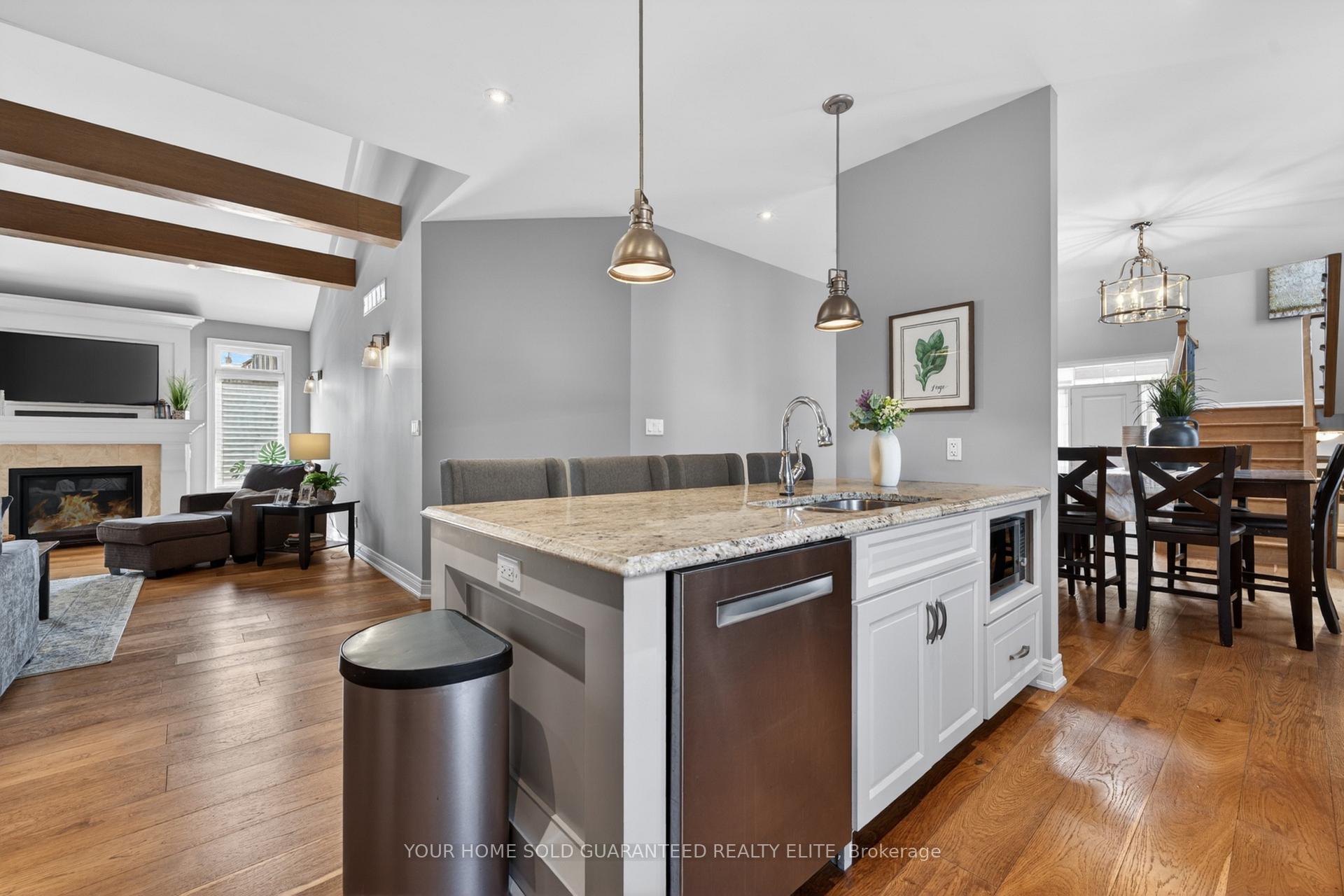Photo 11 of 116 Livingston Avenue, Grimsby, Grimsby West — HOMEH