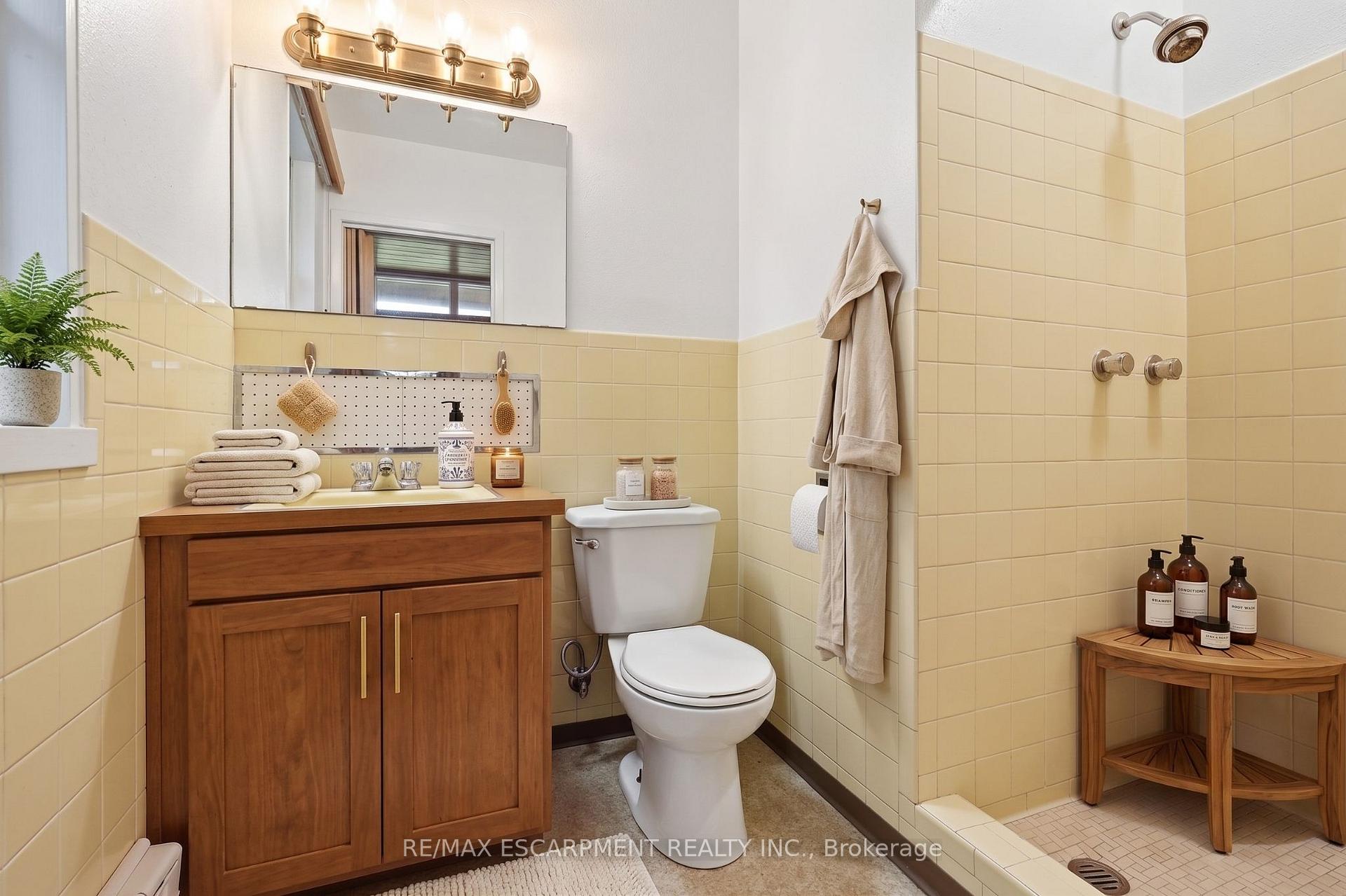 Photo 26 of 264 Mountain Brow Boulevard, Hamilton, Sherwood — HOMEH