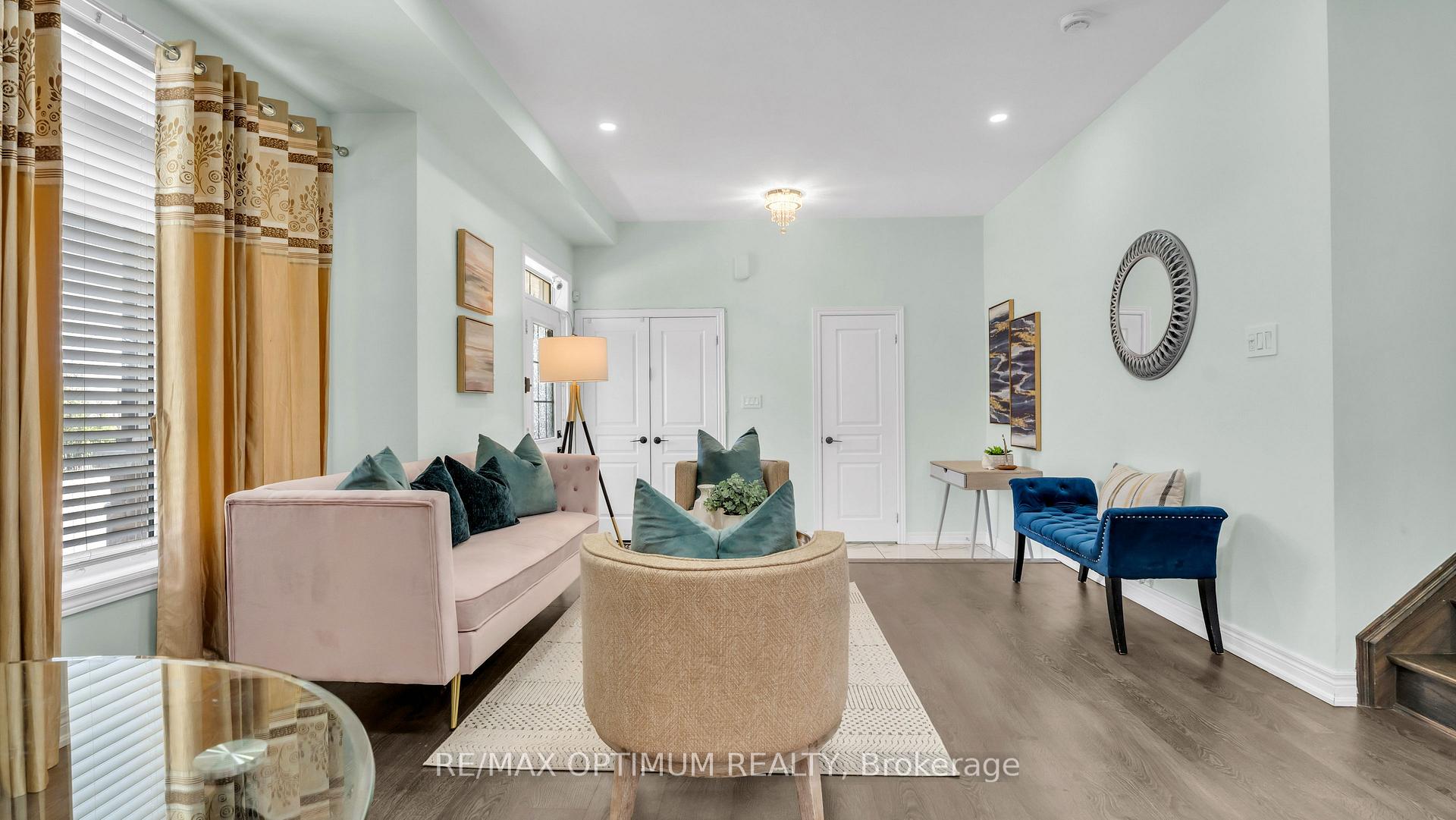 Photo 8 of 39 Divinity Circle, Brampton, Northwest Brampton — HOMEH