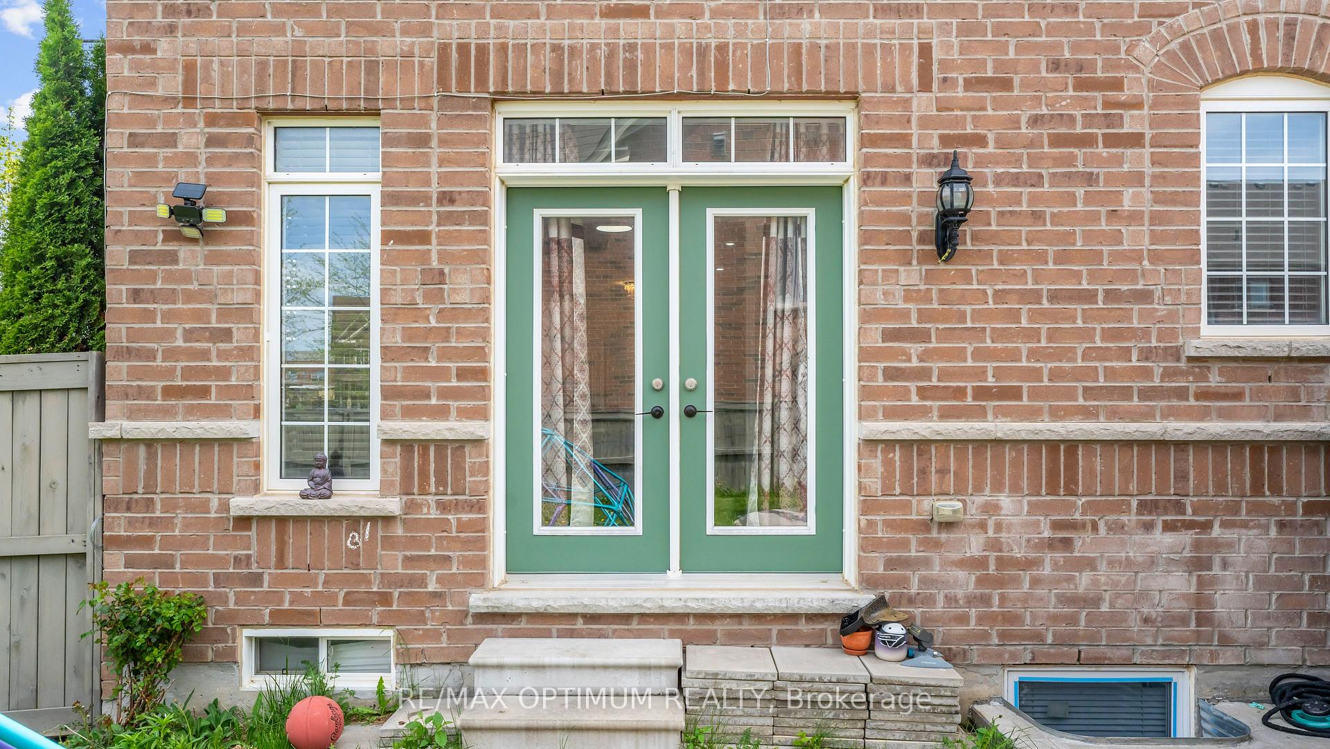 Photo 45 of 39 Divinity Circle, Brampton, Northwest Brampton — HOMEH