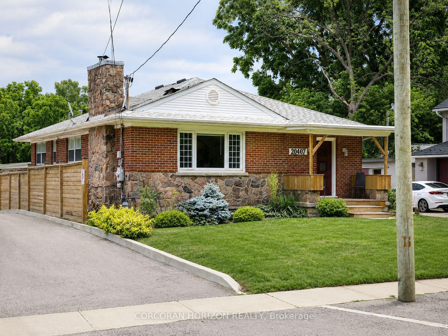 Front of Unit Main, 20407B Leslie Street