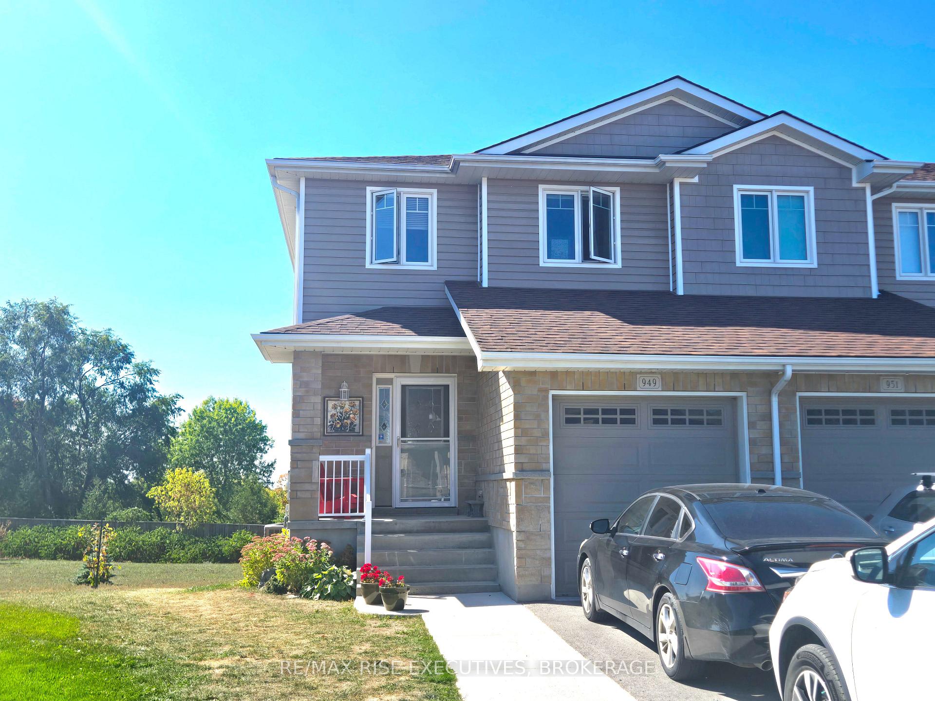 Front of Unit 1, 949 Blossom Street