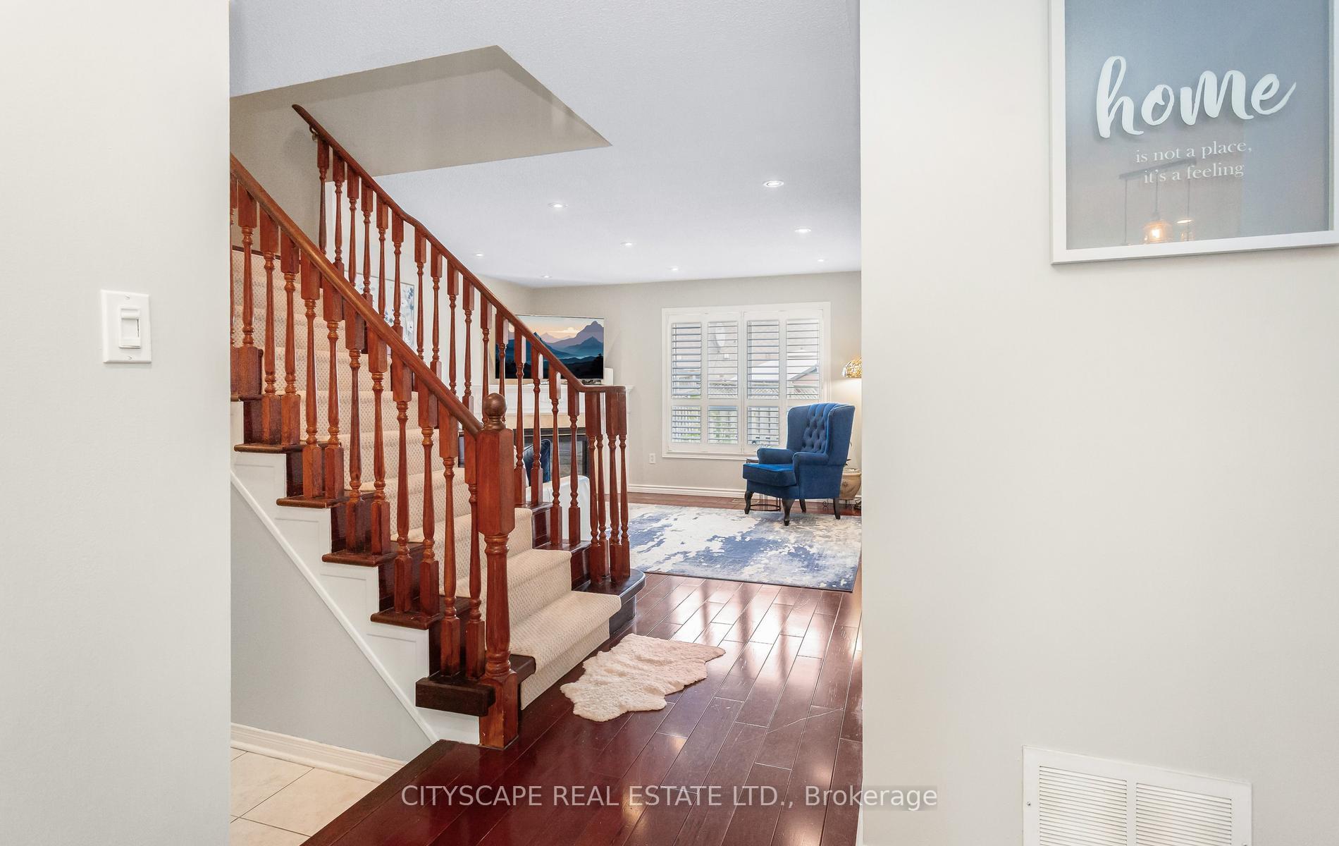 Photo 8 of 3324 Equestrian Crescent, Mississauga, Churchill Meadows — HOMEH