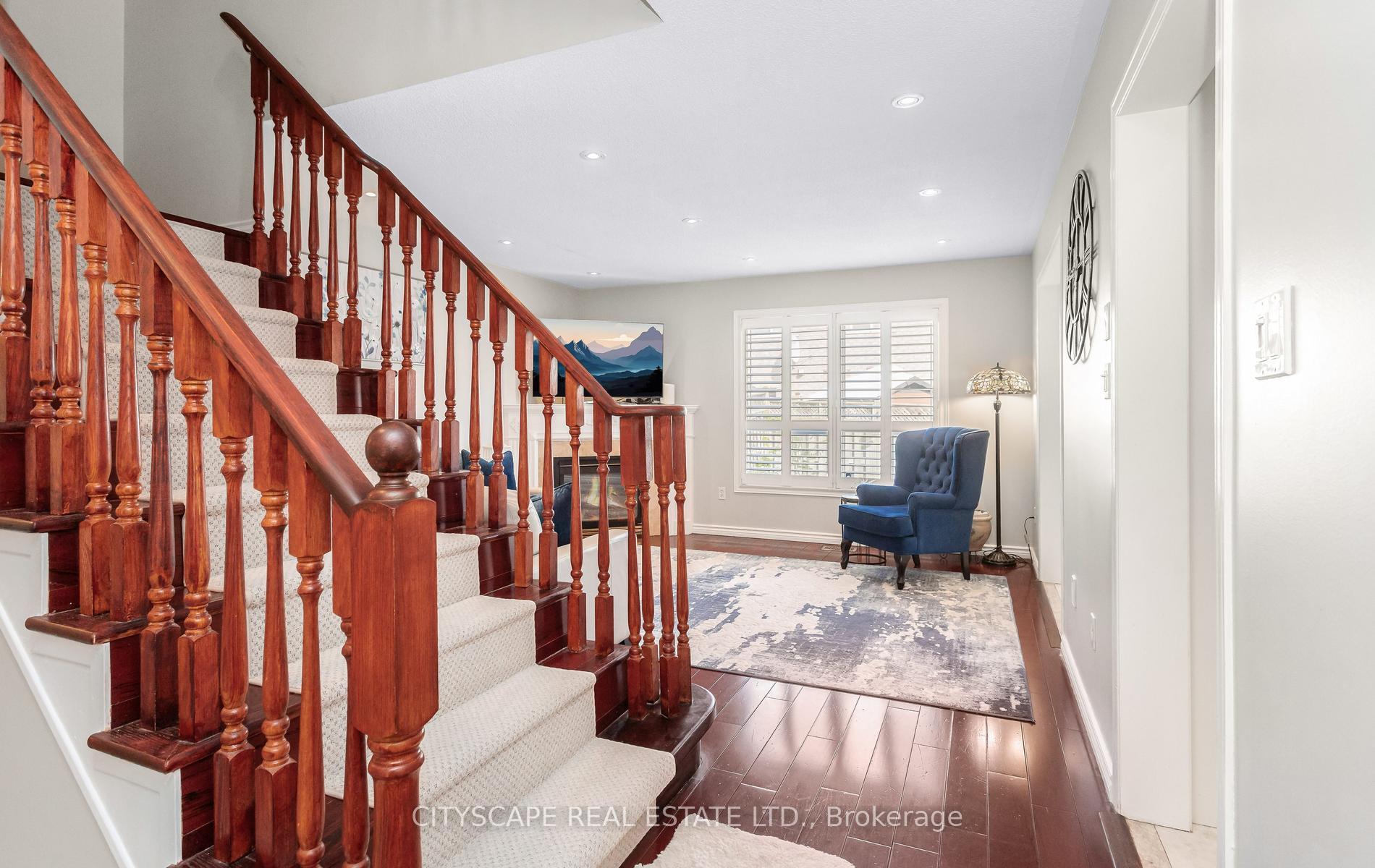 Photo 9 of 3324 Equestrian Crescent, Mississauga, Churchill Meadows — HOMEH