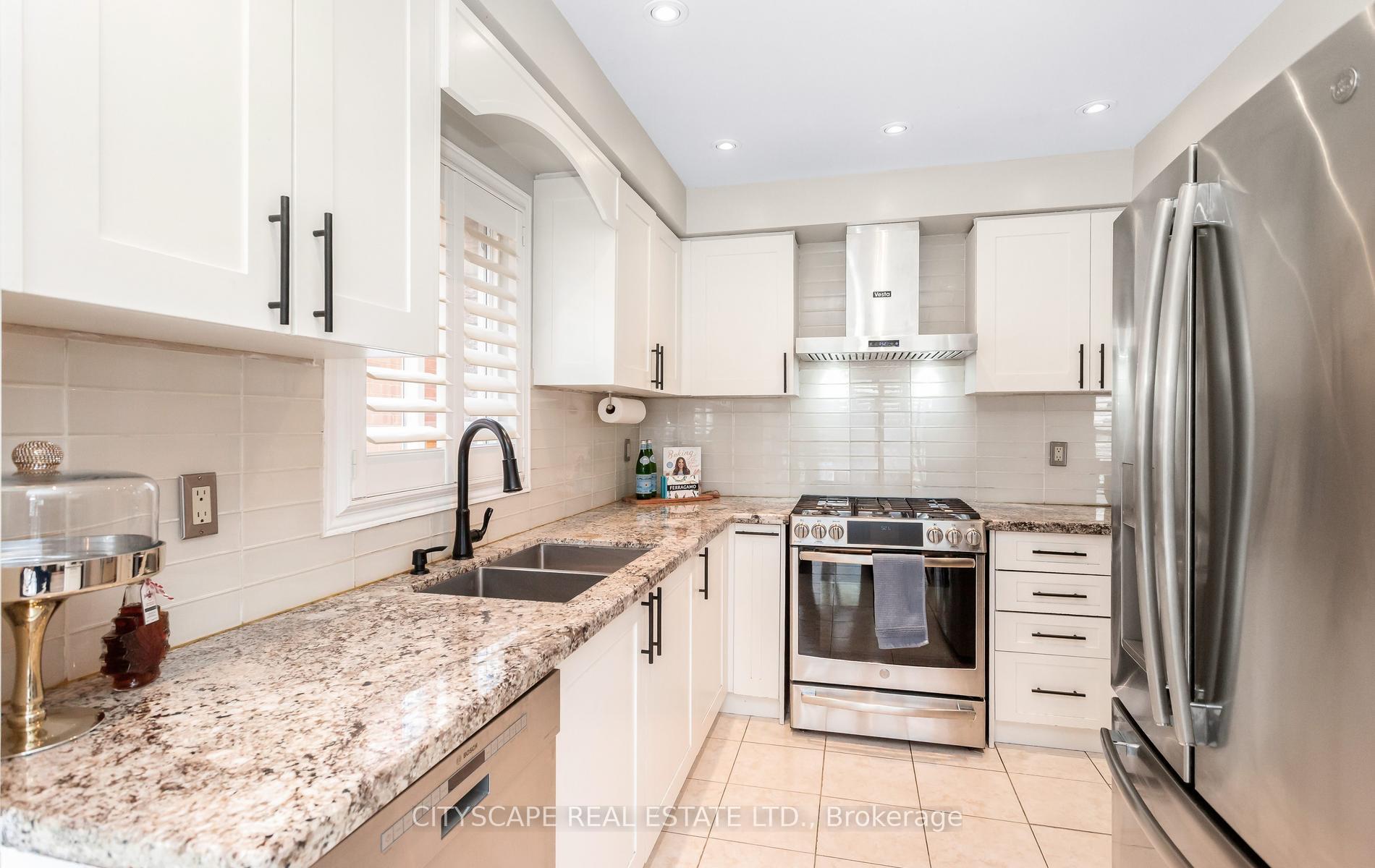 Photo 17 of 3324 Equestrian Crescent, Mississauga, Churchill Meadows — HOMEH