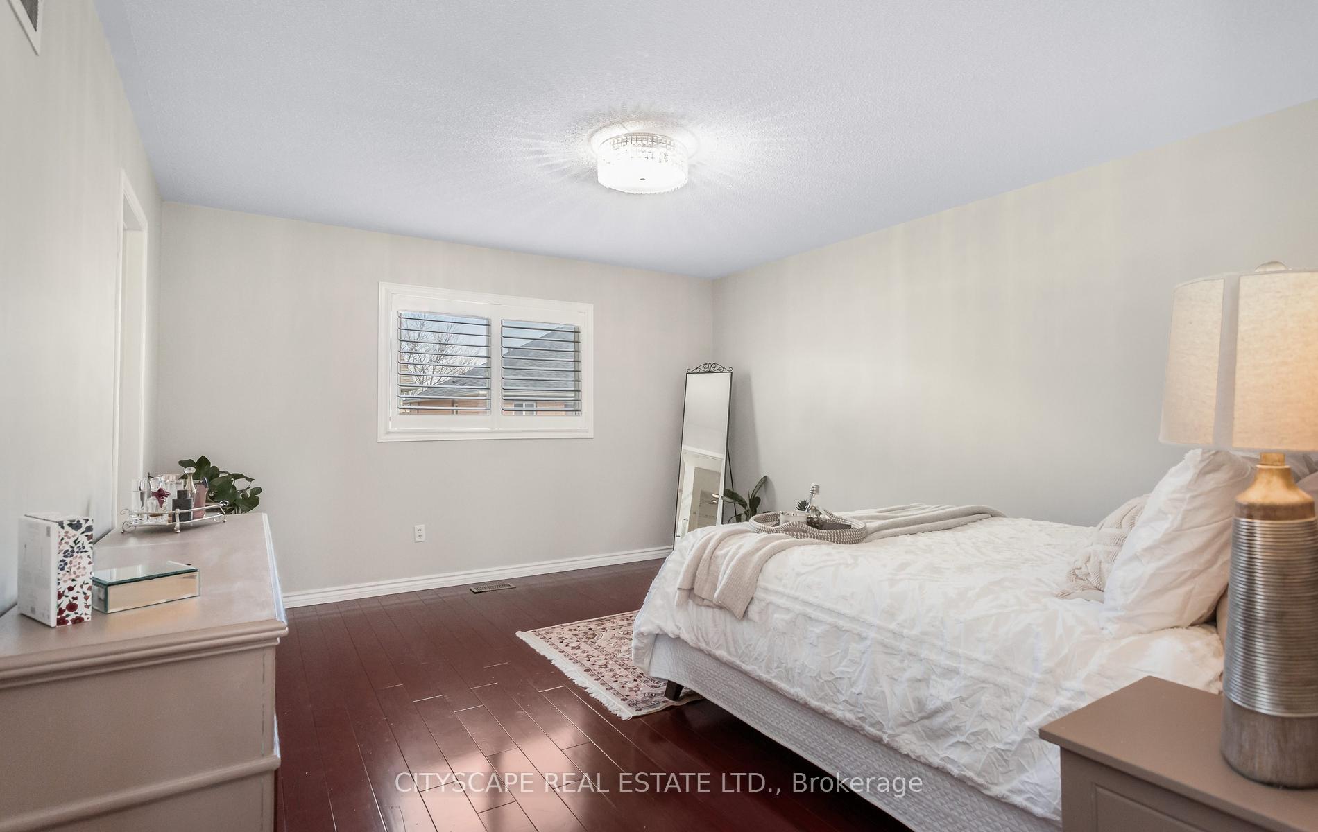 Photo 23 of 3324 Equestrian Crescent, Mississauga, Churchill Meadows — HOMEH