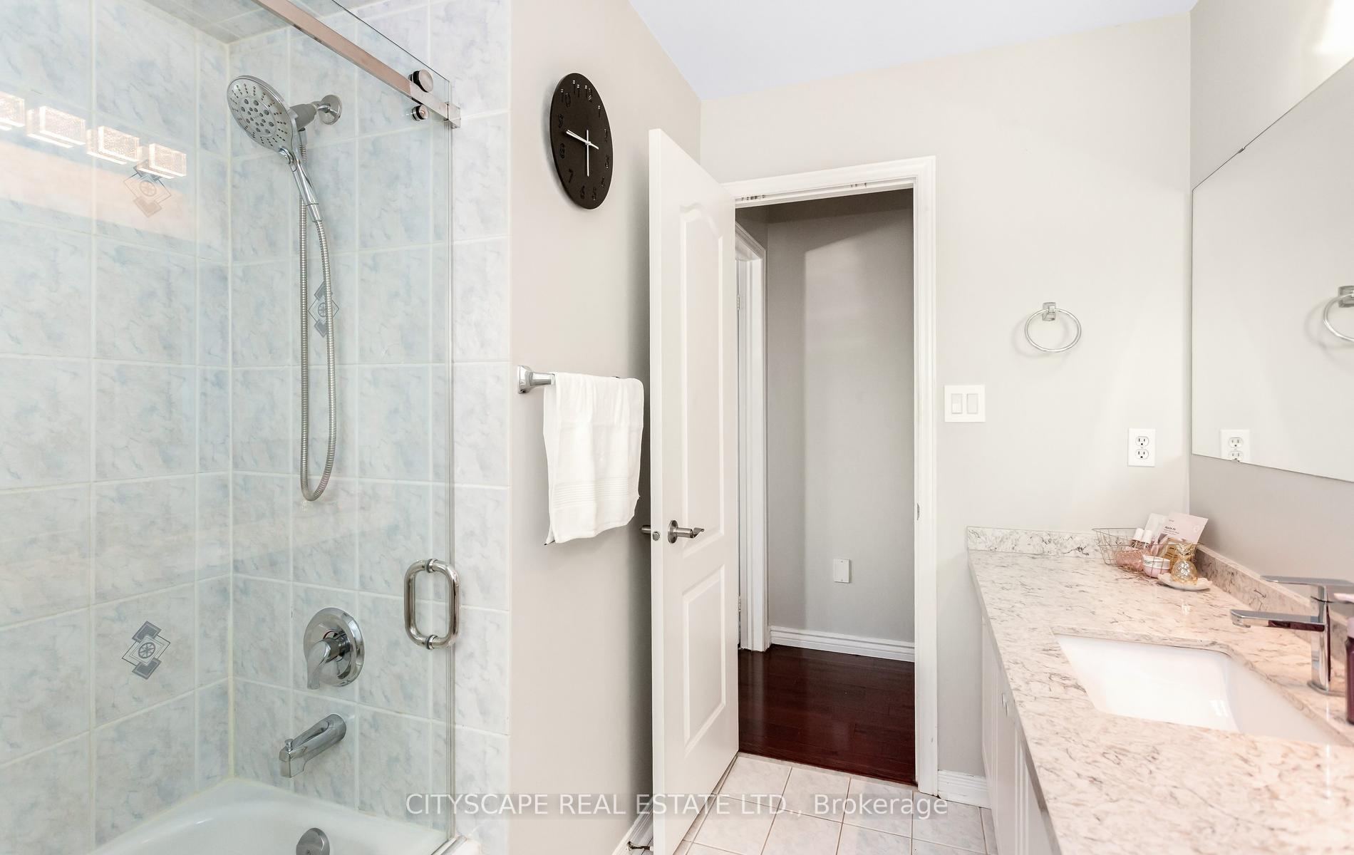 Photo 36 of 3324 Equestrian Crescent, Mississauga, Churchill Meadows — HOMEH