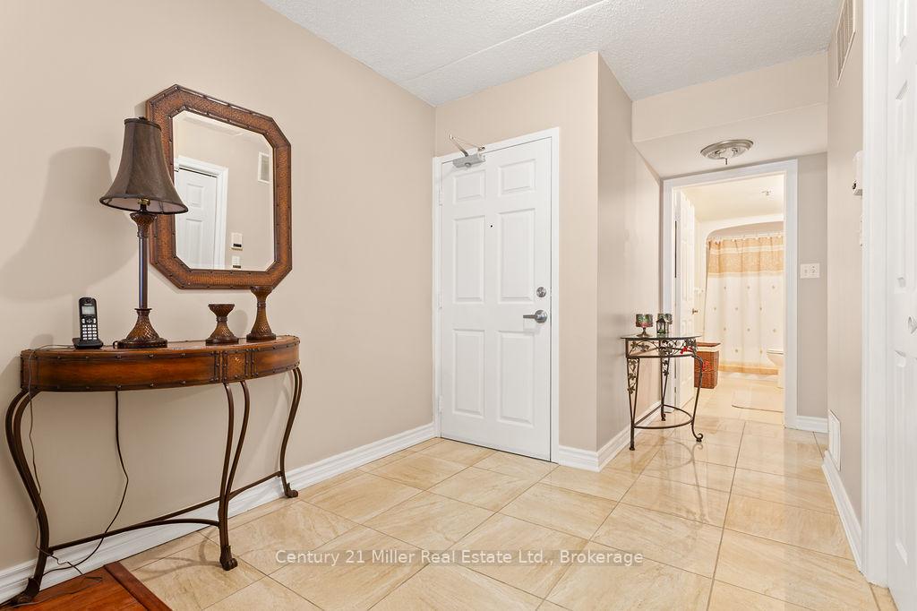 Photo 2 of Unit 111, 1450 Bishops Gate, Oakville, Glen Abbey — HOMEH