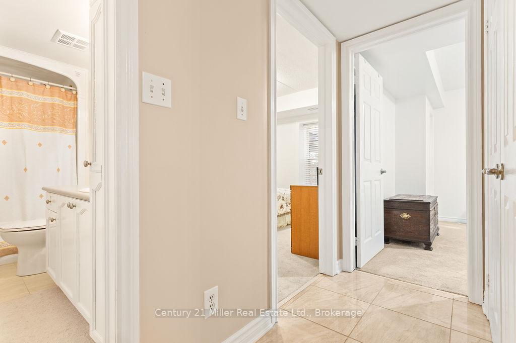 Photo 6 of Unit 111, 1450 Bishops Gate, Oakville, Glen Abbey — HOMEH