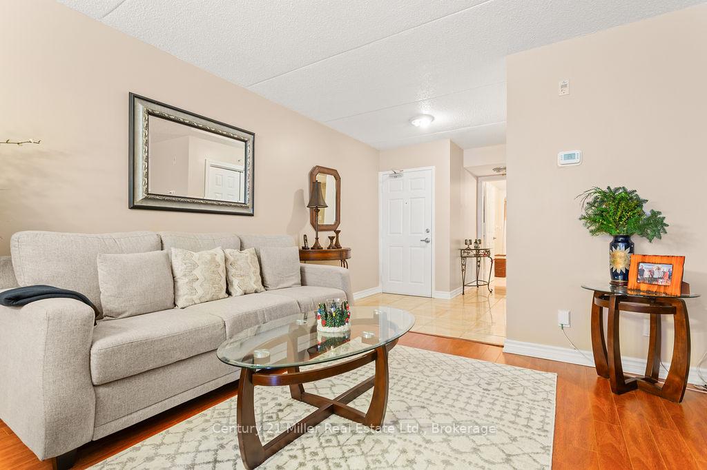 Photo 4 of Unit 111, 1450 Bishops Gate, Oakville, Glen Abbey — HOMEH