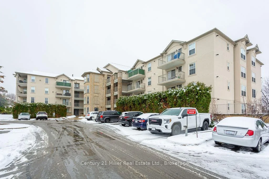 Photo 3 of Unit 111, 1450 Bishops Gate, Oakville, Glen Abbey — HOMEH