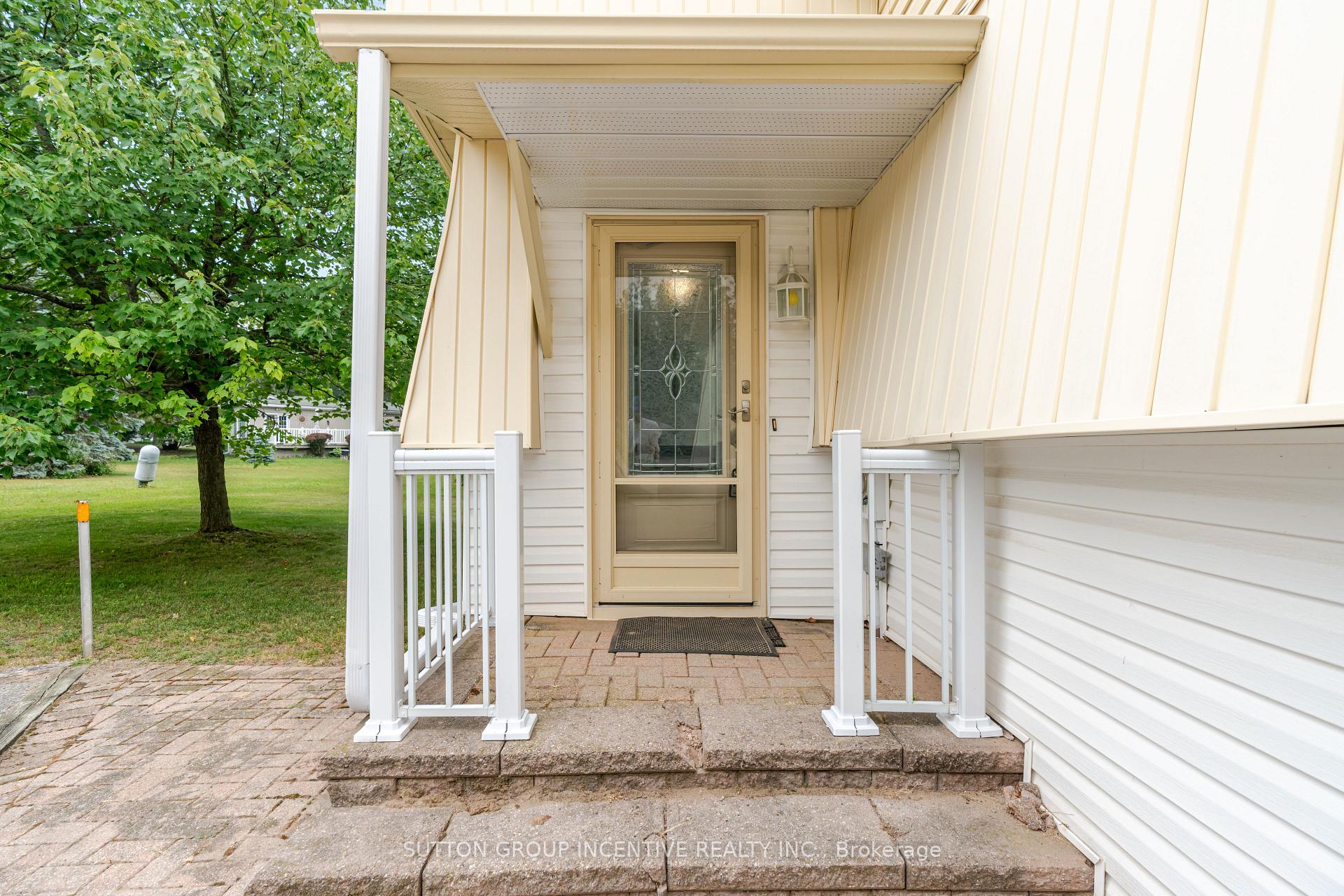 Photo 7 of 6 Willow Landing, Innisfil, Rural Innisfil — HOMEH