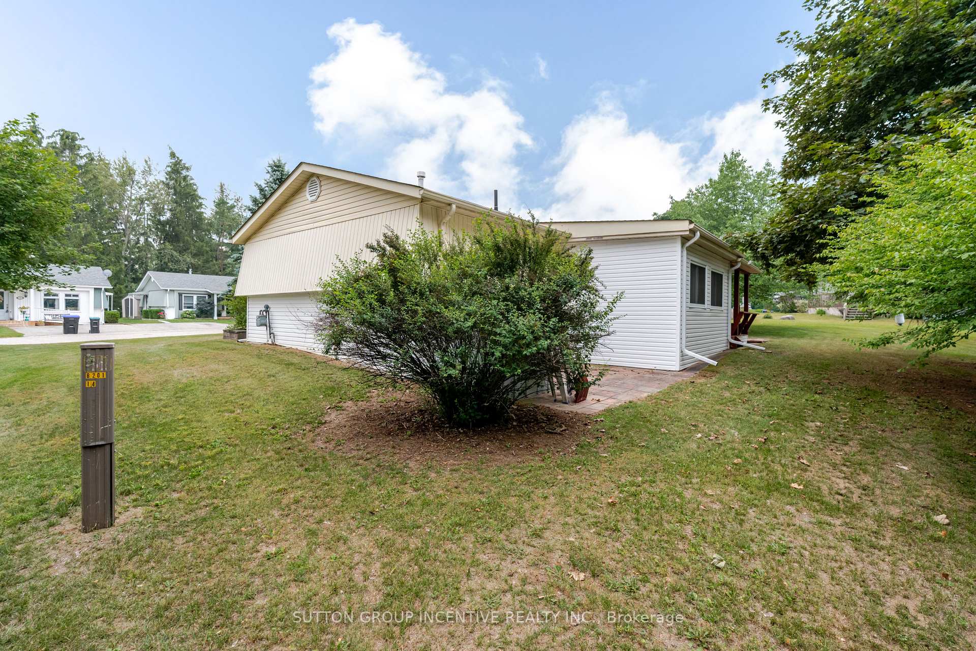 Photo 31 of 6 Willow Landing, Innisfil, Rural Innisfil — HOMEH