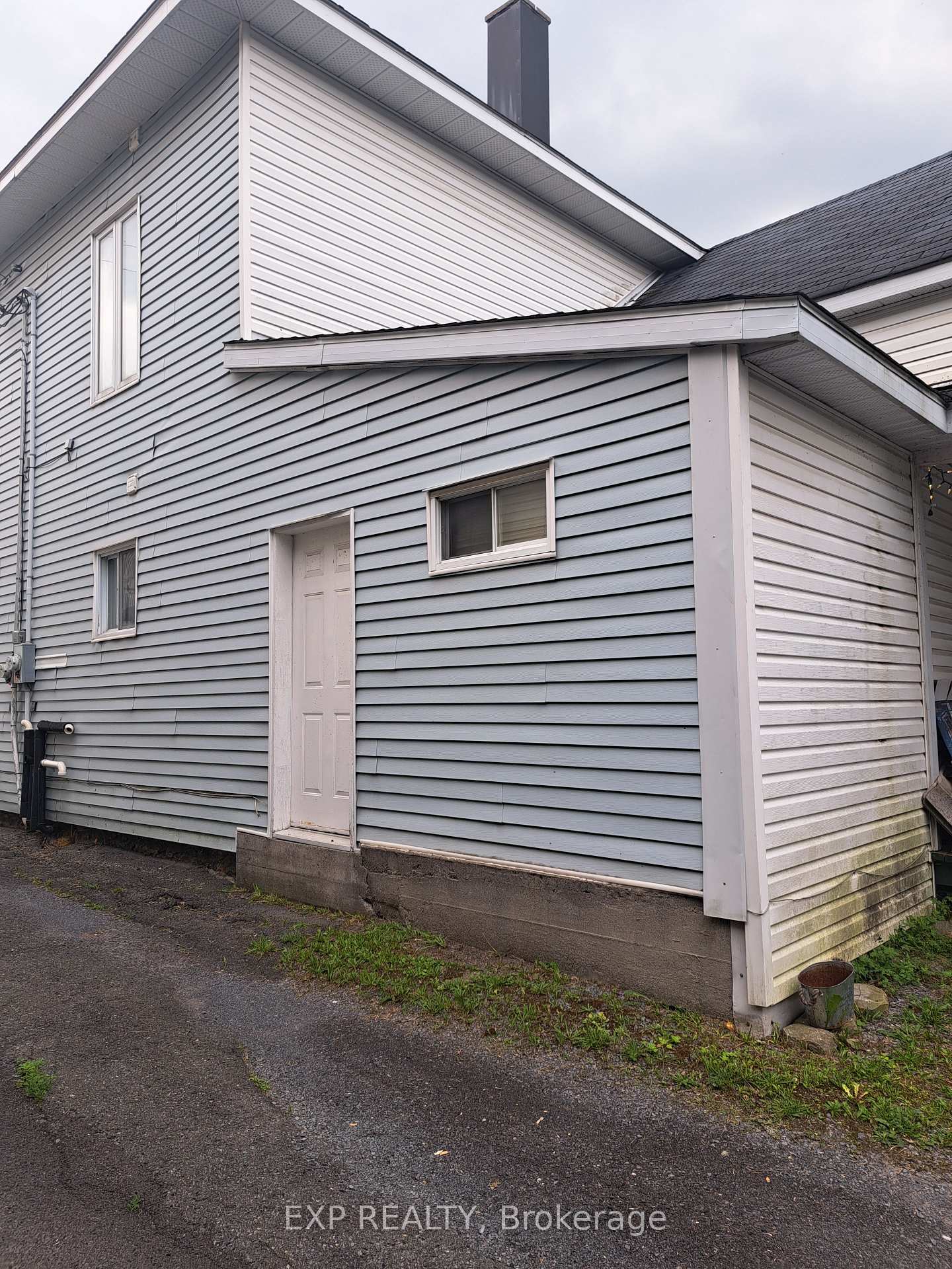 Photo 4 of 19 Kenyon Street W, North Glengarry, Alexandria — HOMEH