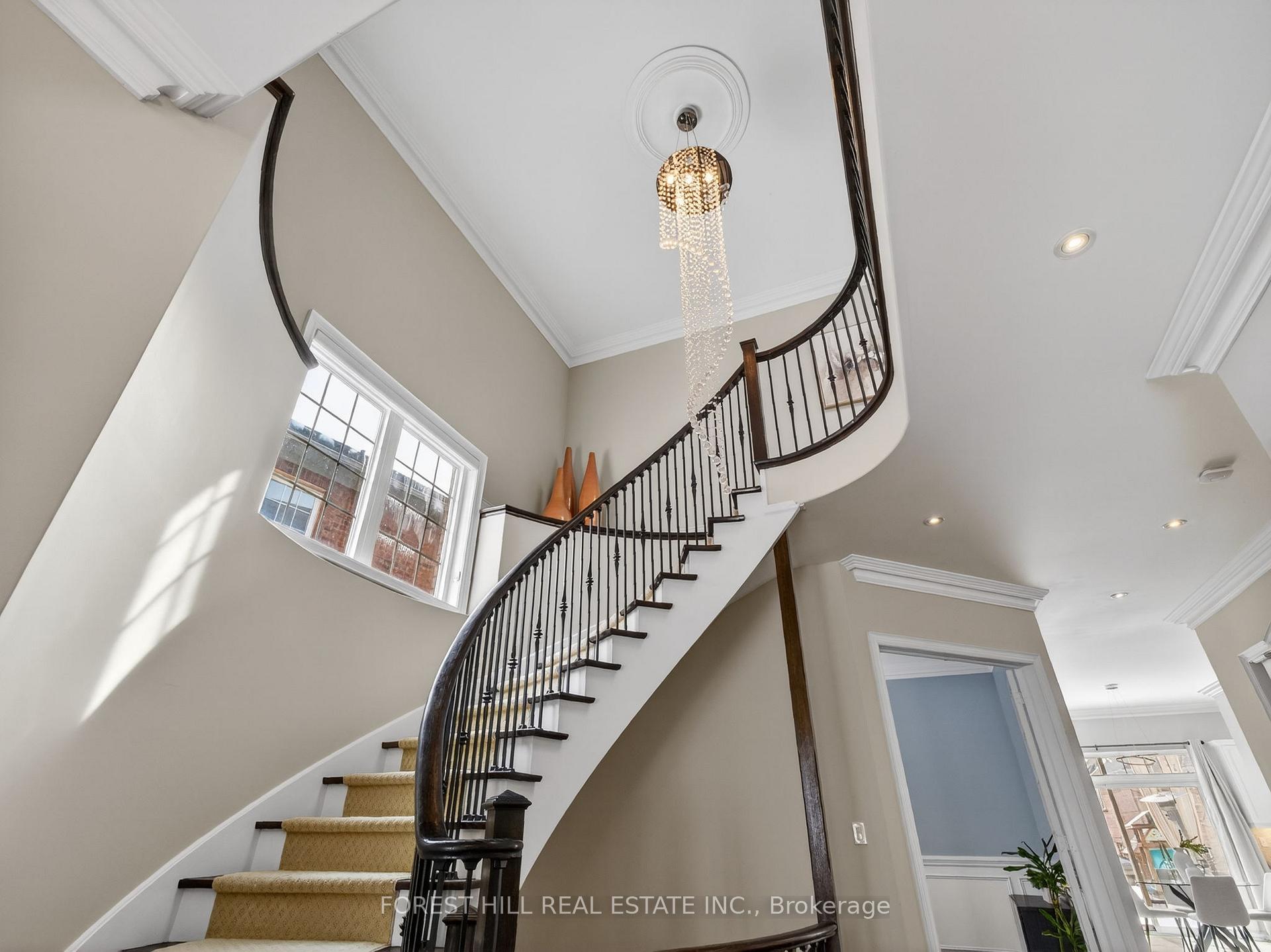 Photo 5 of 232 Luca Avenue, Vaughan, Patterson — HOMEH