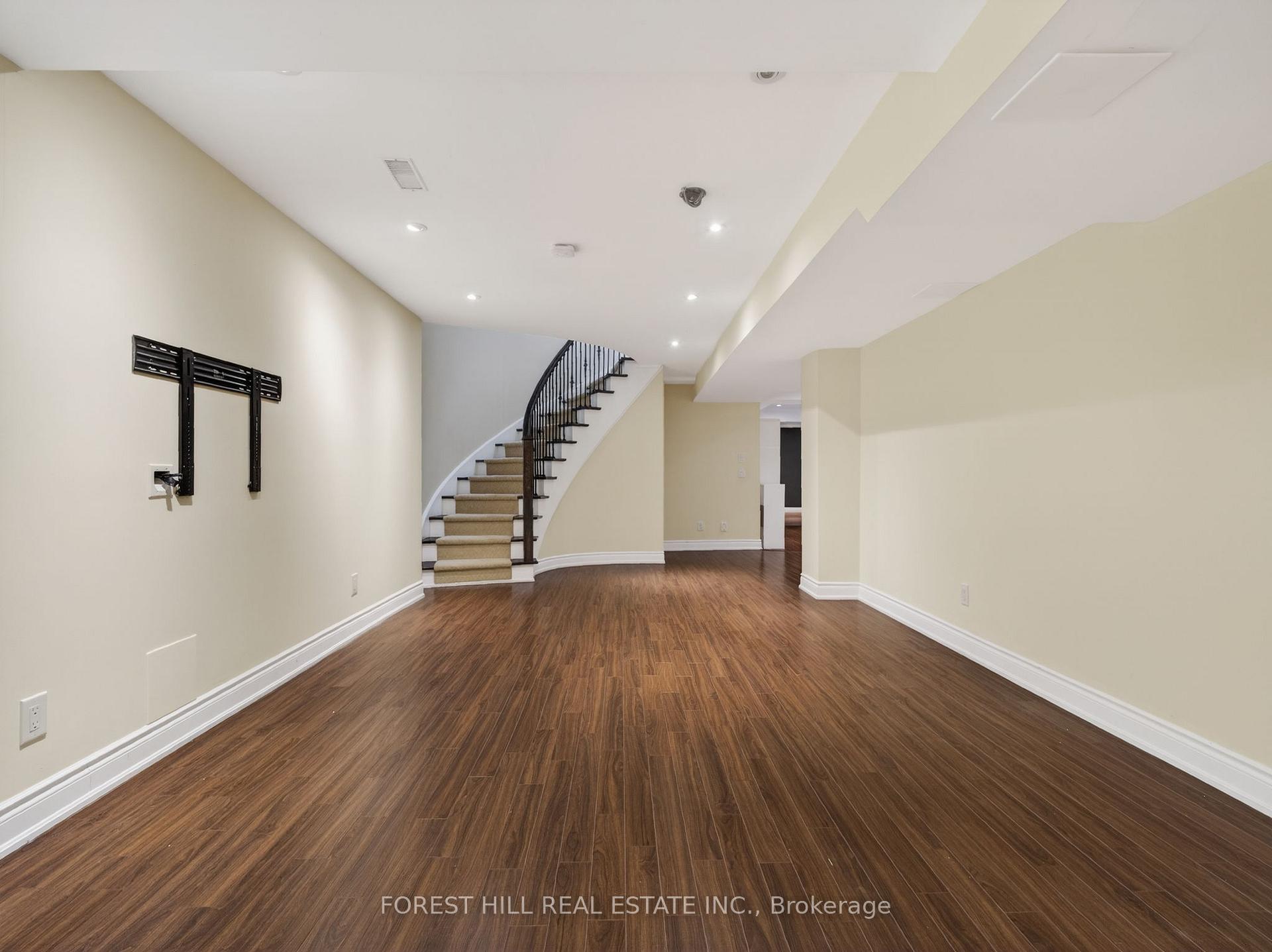 Photo 39 of 232 Luca Avenue, Vaughan, Patterson — HOMEH