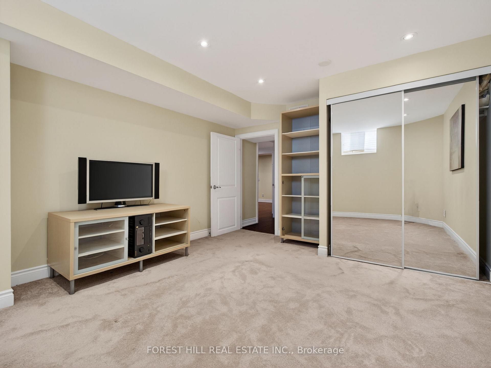 Photo 43 of 232 Luca Avenue, Vaughan, Patterson — HOMEH