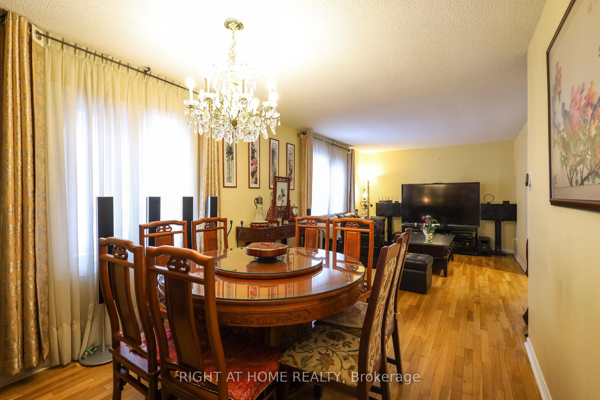 Photo 10 of 31 Stargell Crescent, Markham, Raymerville — HOMEH