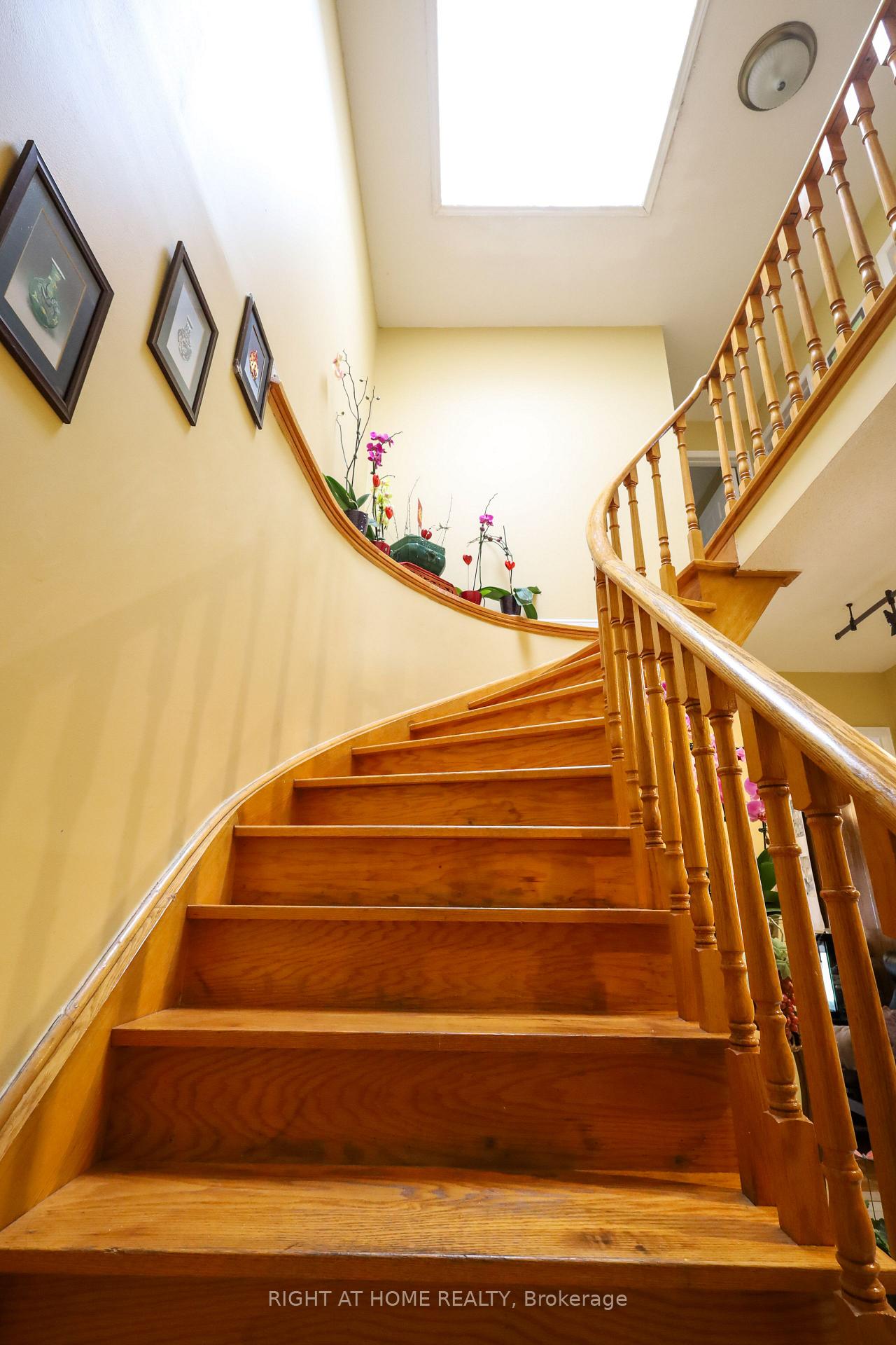 Photo 21 of 31 Stargell Crescent, Markham, Raymerville — HOMEH