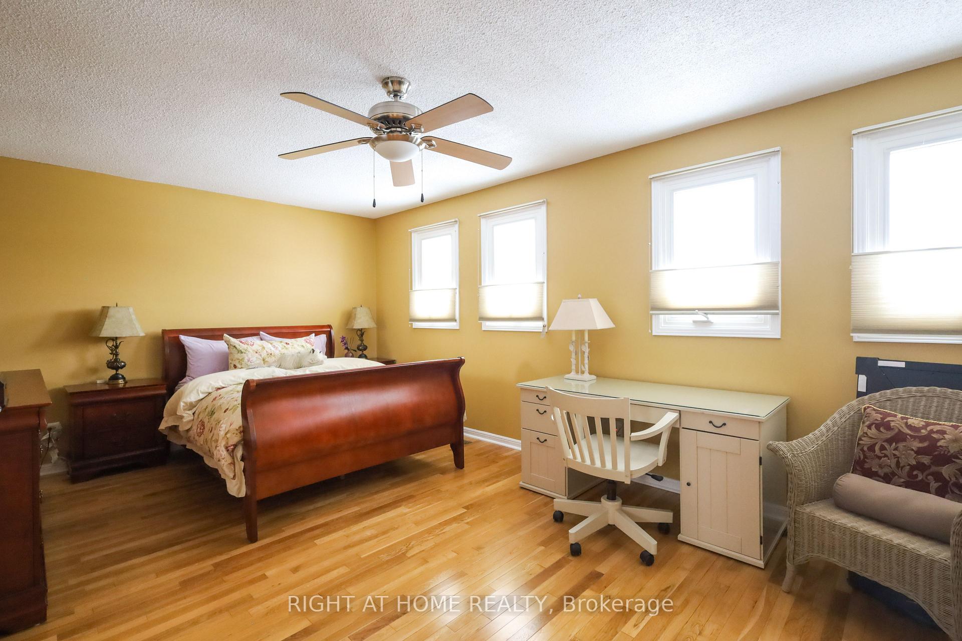 Photo 23 of 31 Stargell Crescent, Markham, Raymerville — HOMEH