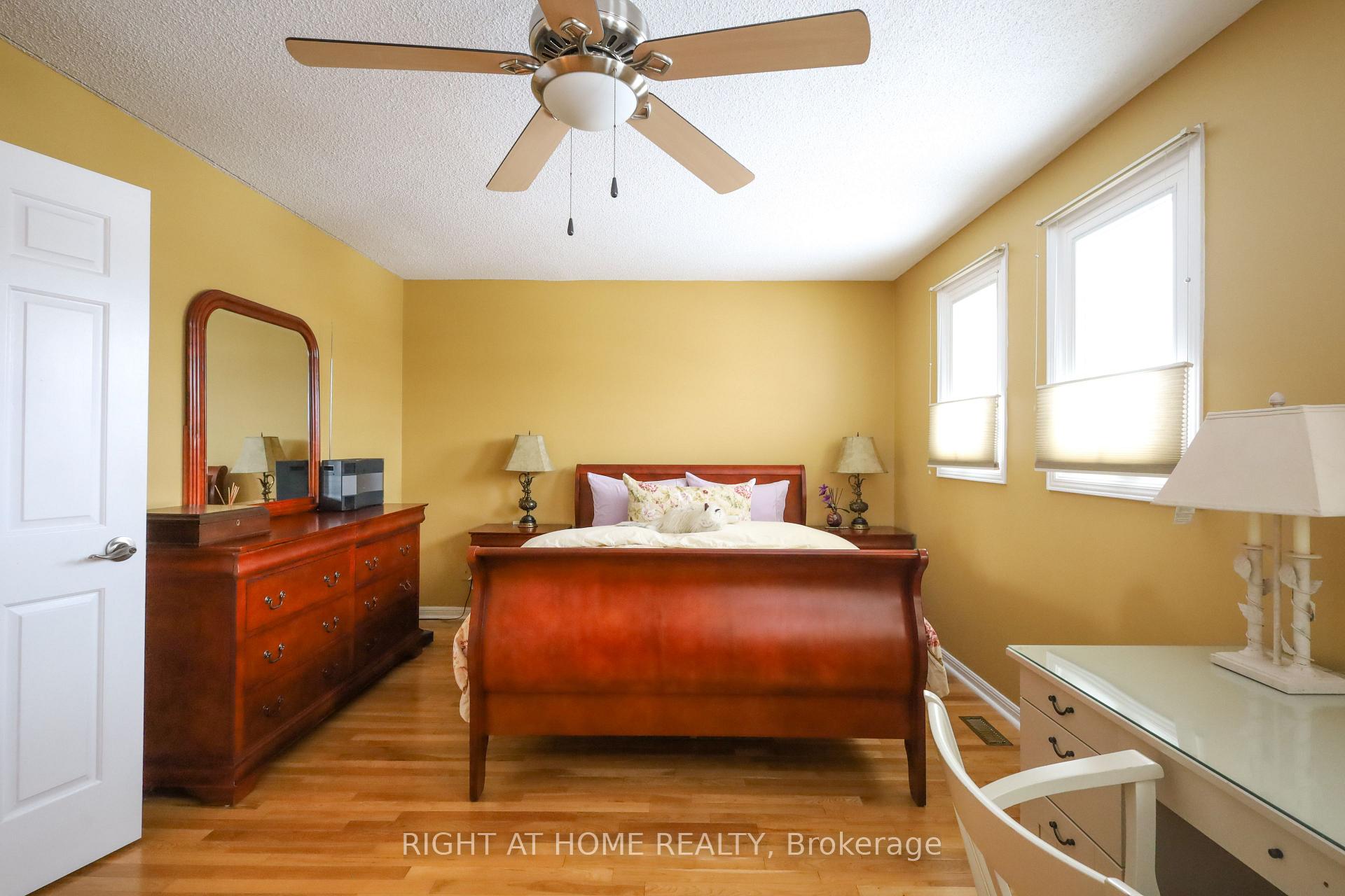 Photo 24 of 31 Stargell Crescent, Markham, Raymerville — HOMEH