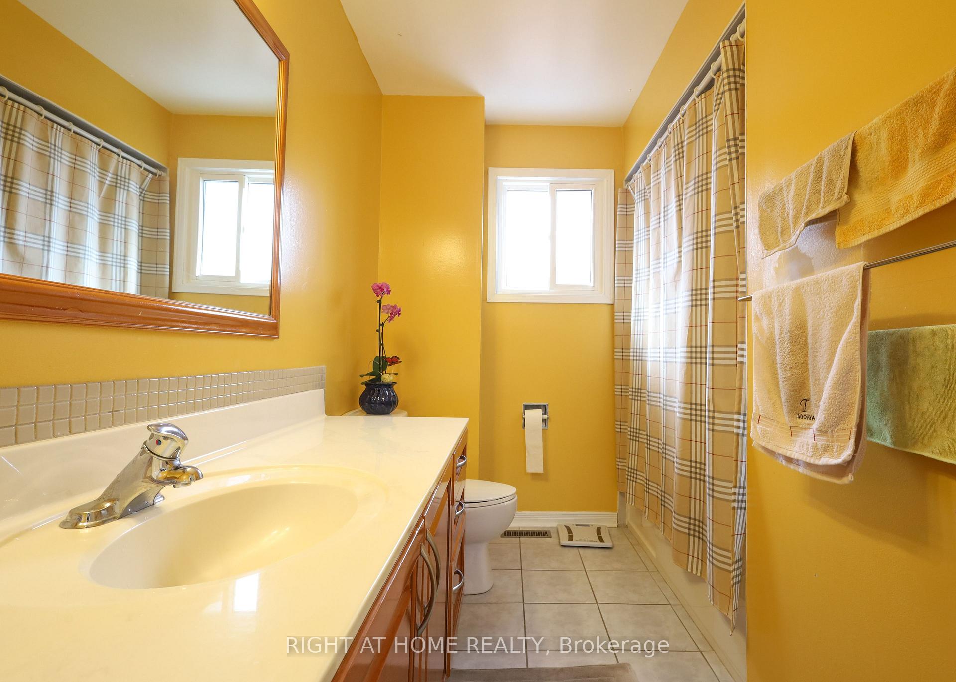 Photo 29 of 31 Stargell Crescent, Markham, Raymerville — HOMEH