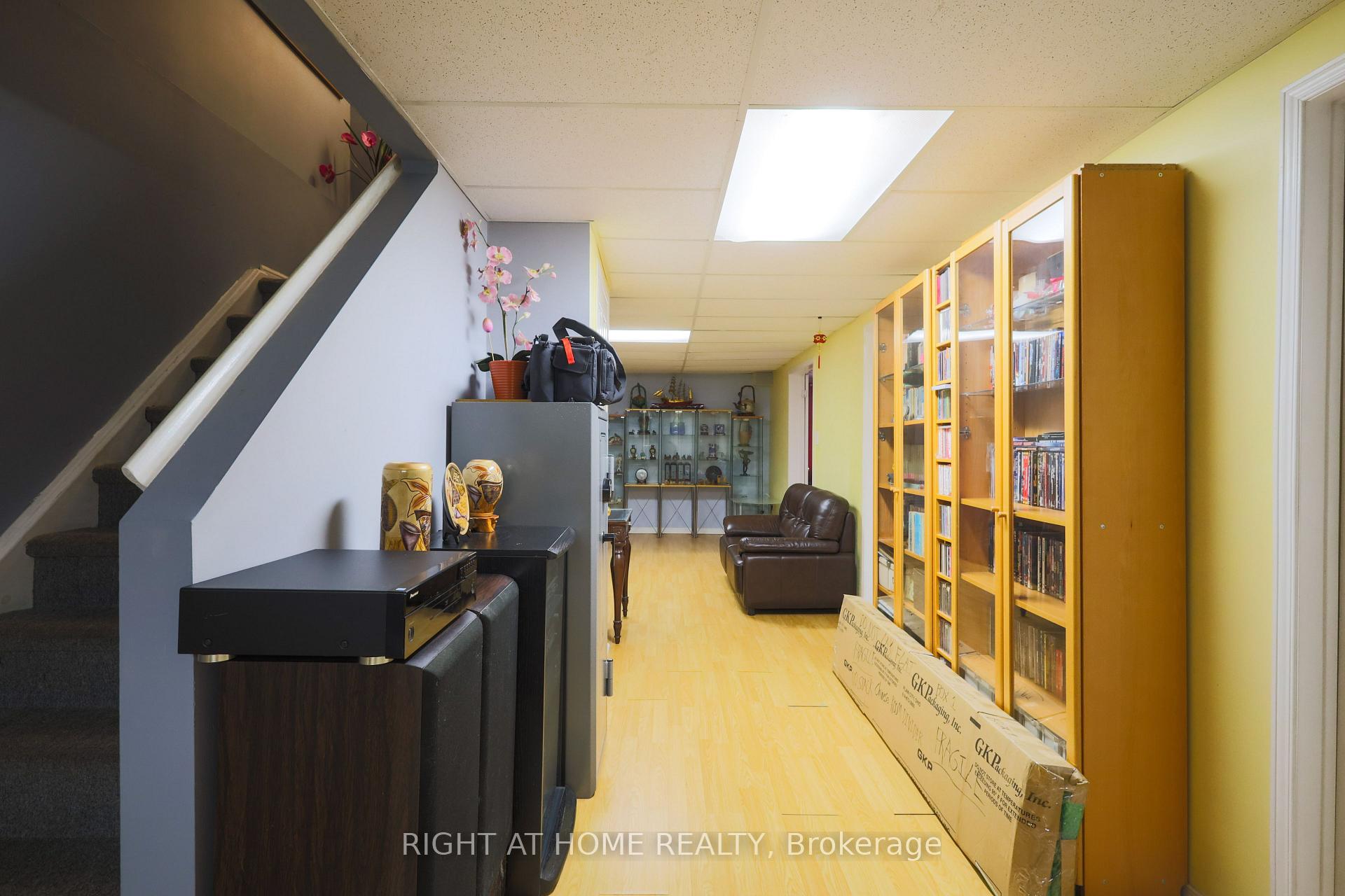 Photo 34 of 31 Stargell Crescent, Markham, Raymerville — HOMEH