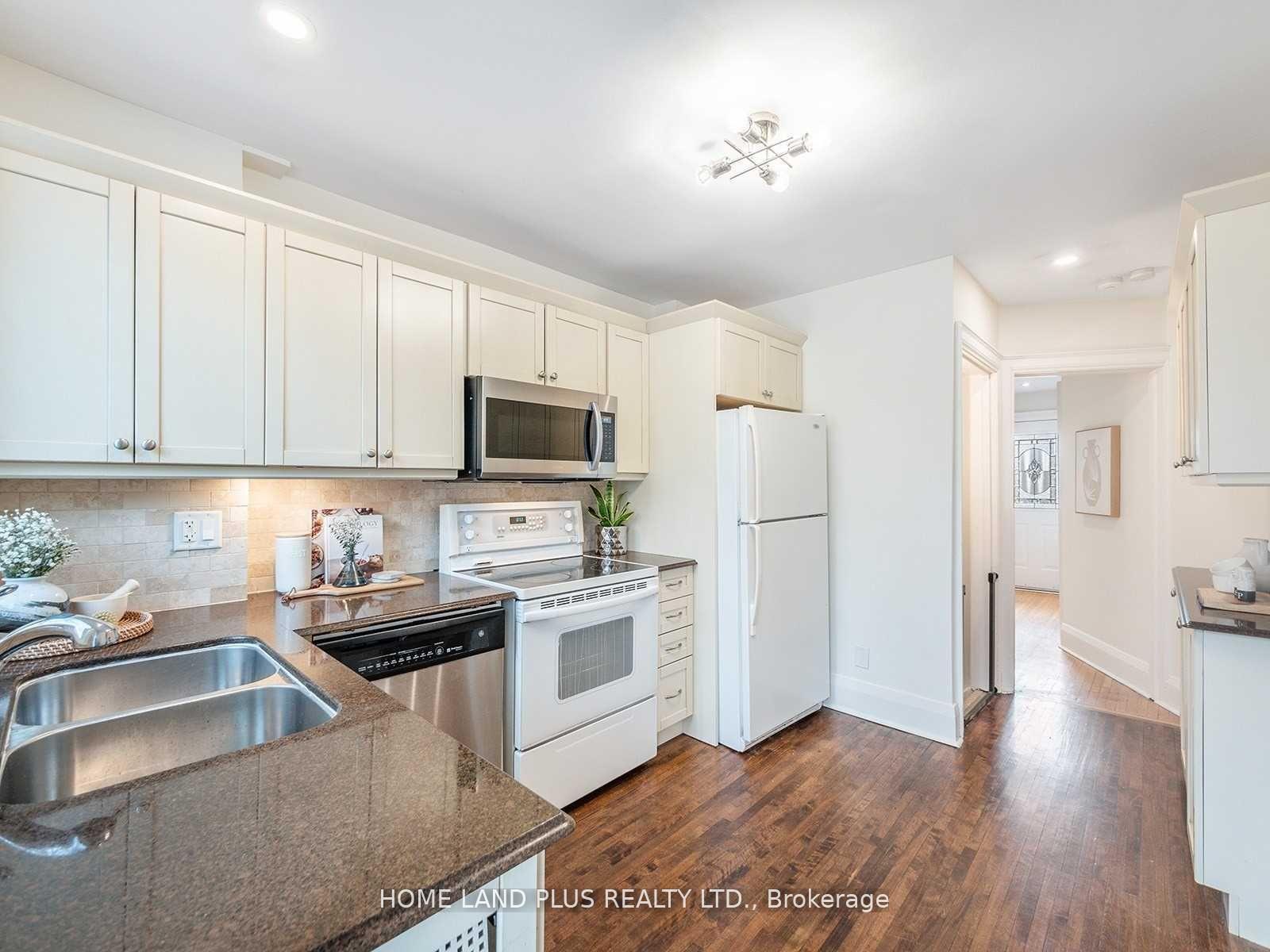 Photo 11 of 70 Mann Avenue, Toronto, Mount Pleasant East — HOMEH