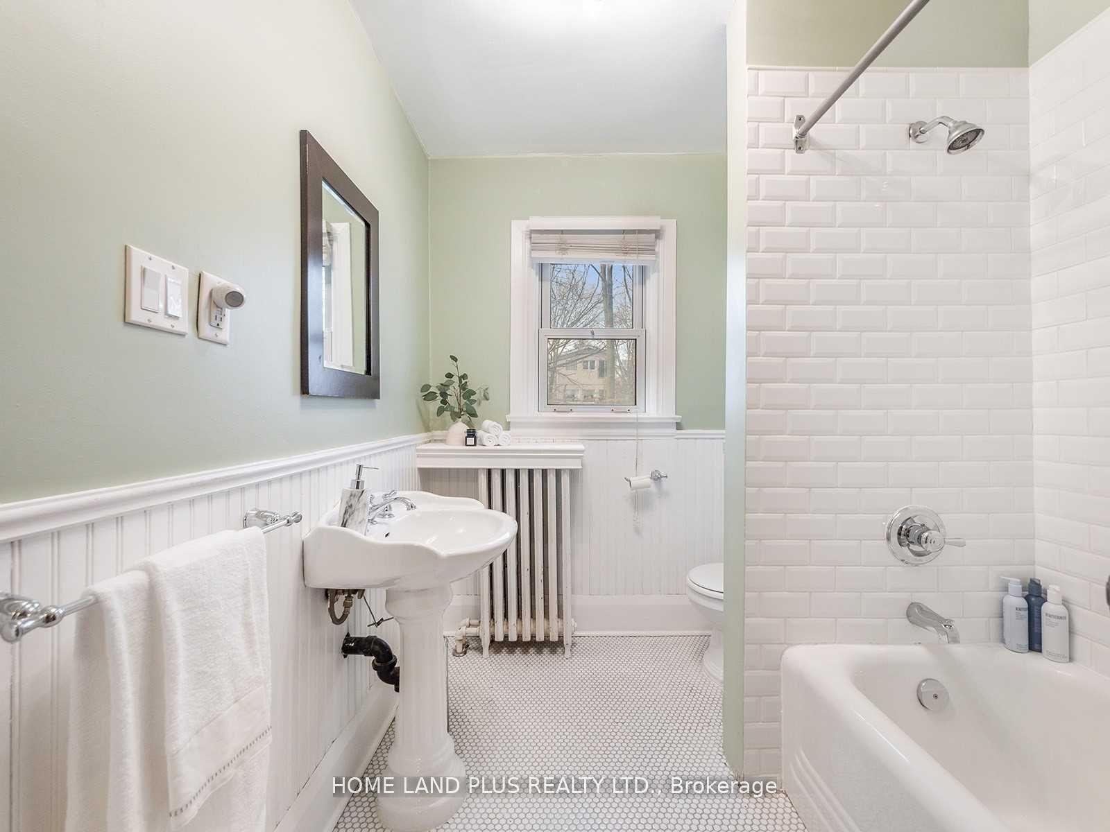 Photo 15 of 70 Mann Avenue, Toronto, Mount Pleasant East — HOMEH