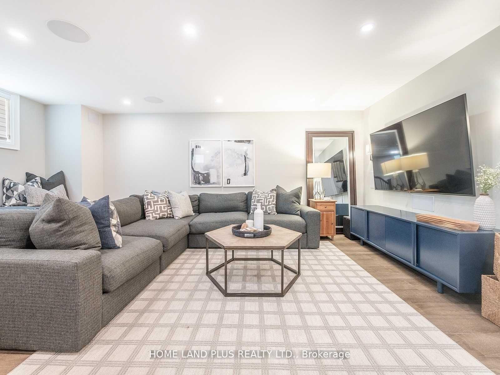 Photo 17 of 70 Mann Avenue, Toronto, Mount Pleasant East — HOMEH